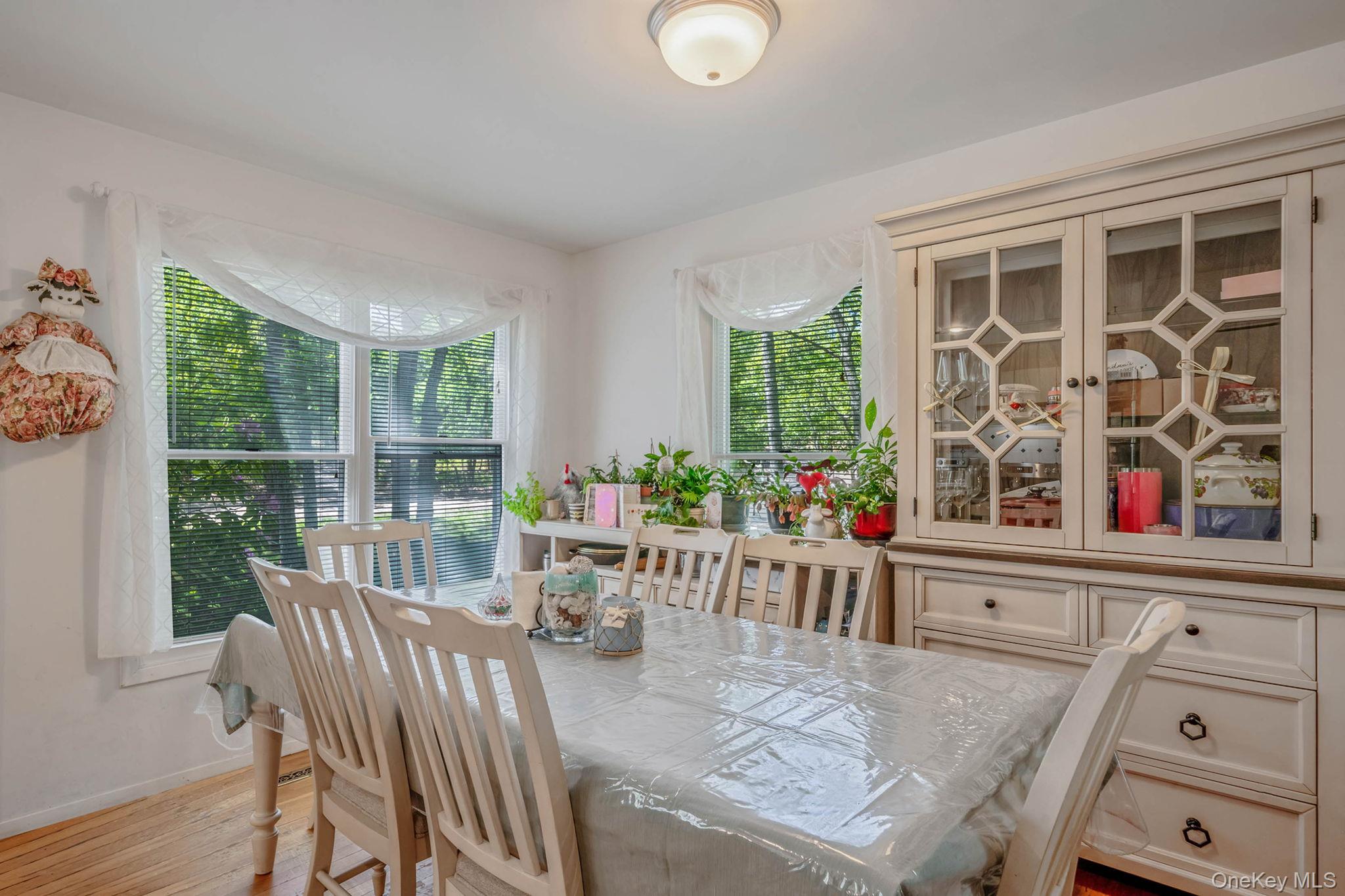 28 Huntting Road – For Sale photo 4