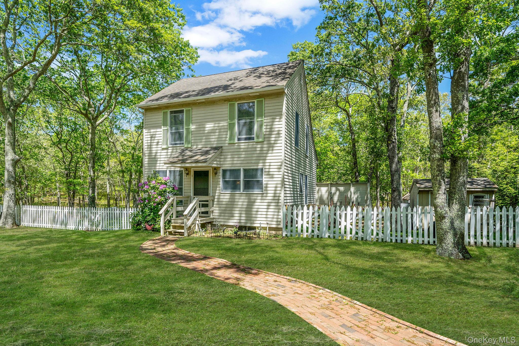 28 Huntting Road – For Sale photo 2