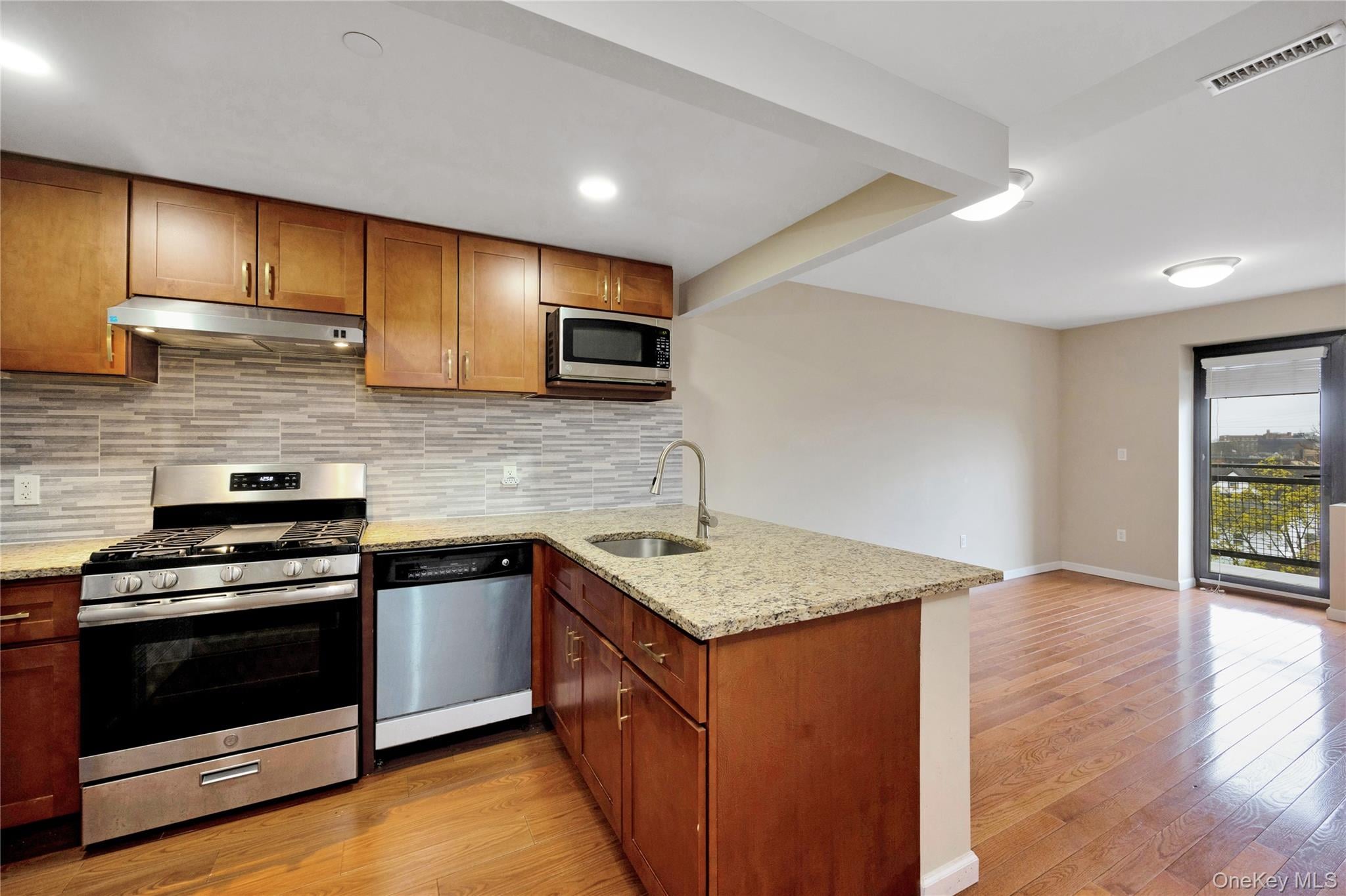 172-18 Jamaica Avenue, Unit 6C photo 3