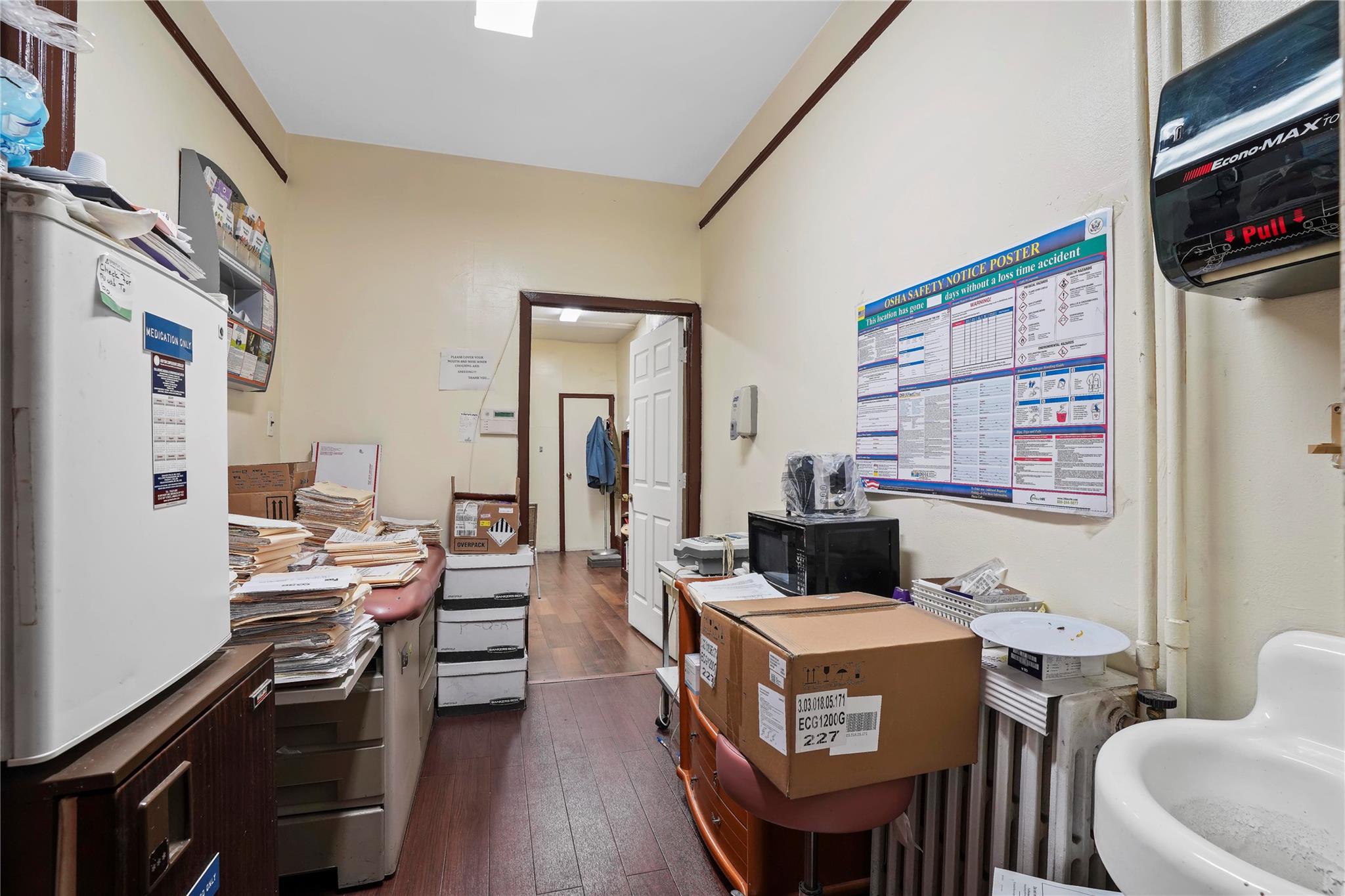 1670 Putnam Avenue – For Sale photo 13