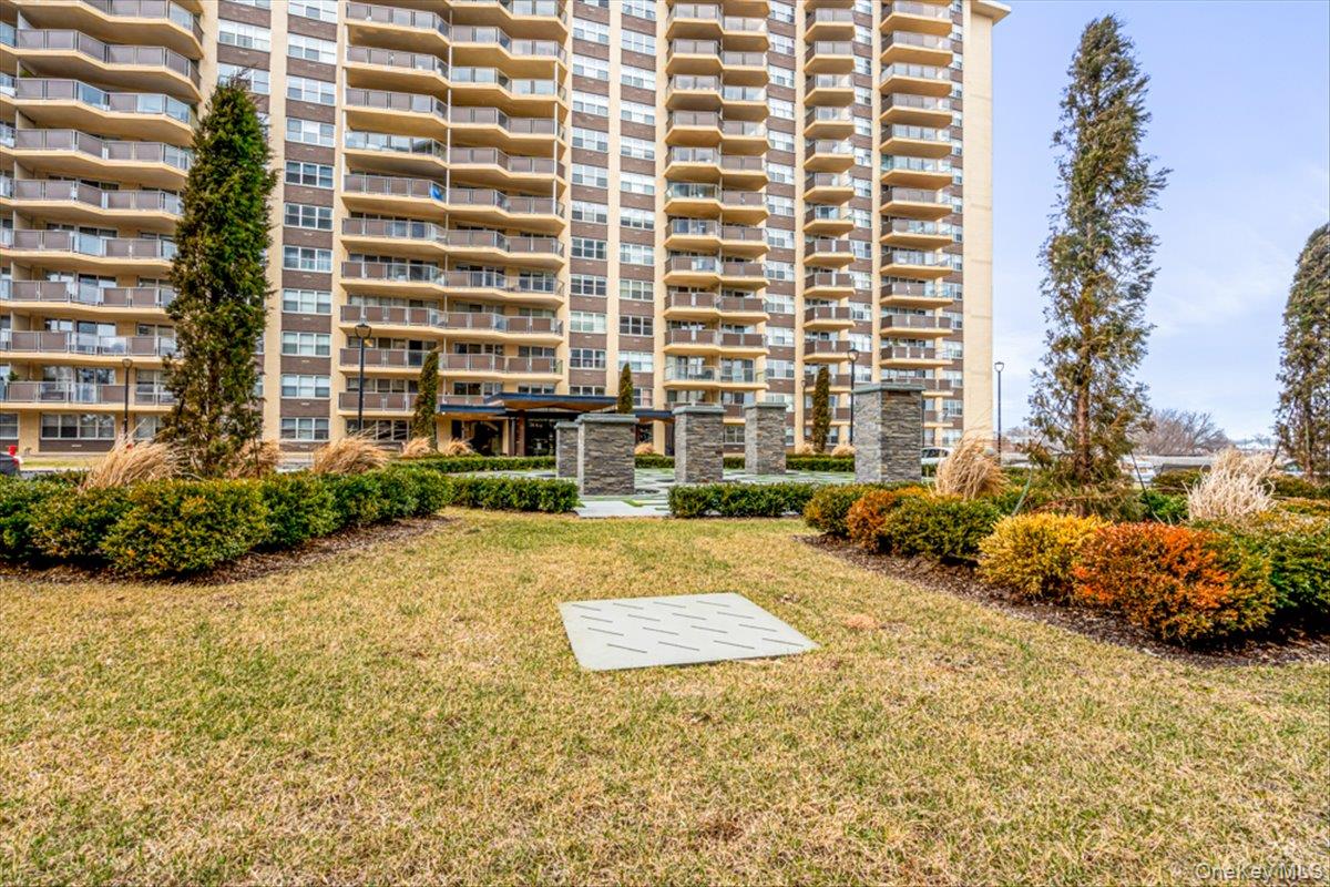 17-85 215th Street, Unit 4M photo 40