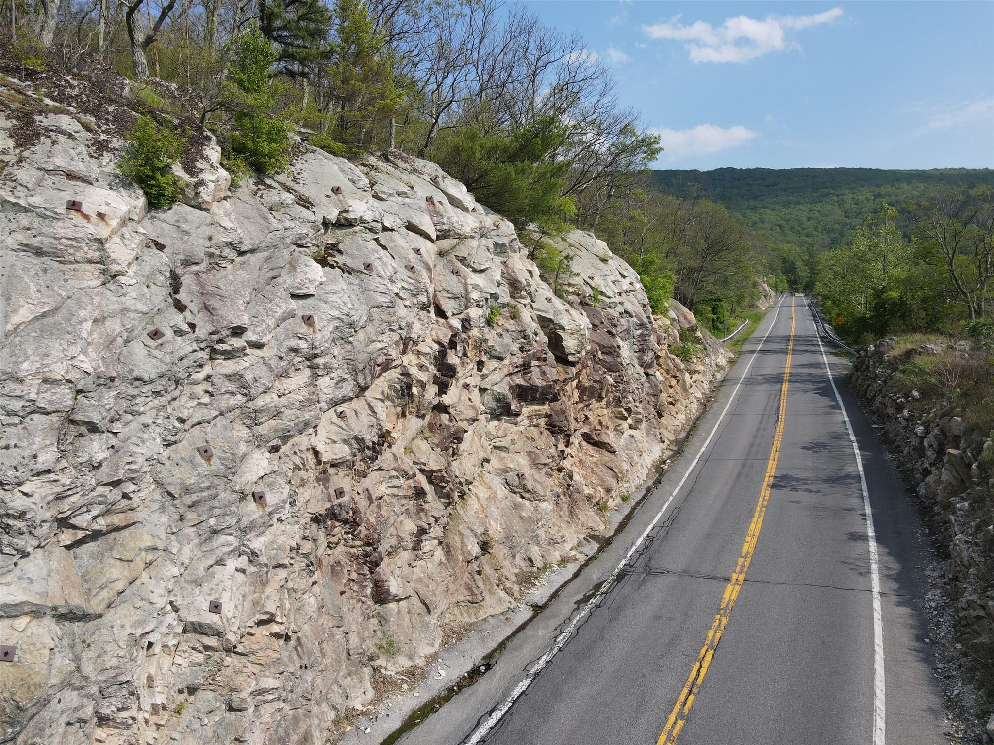 Route 52 – For Sale photo 15