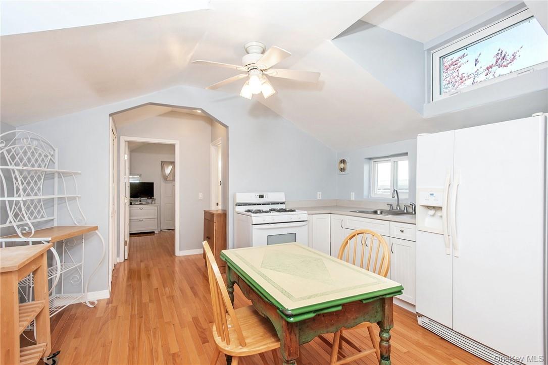25 B Edgewater Park, Unit 25 B photo 8