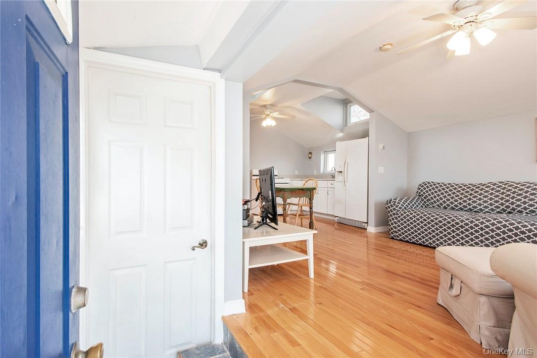 25 B Edgewater Park, Unit 25 B photo 2