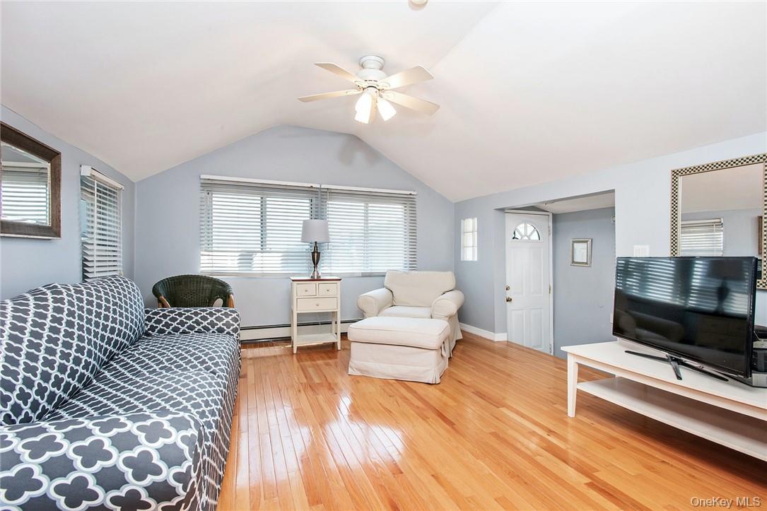 25 B Edgewater Park, Unit 25 B photo 7