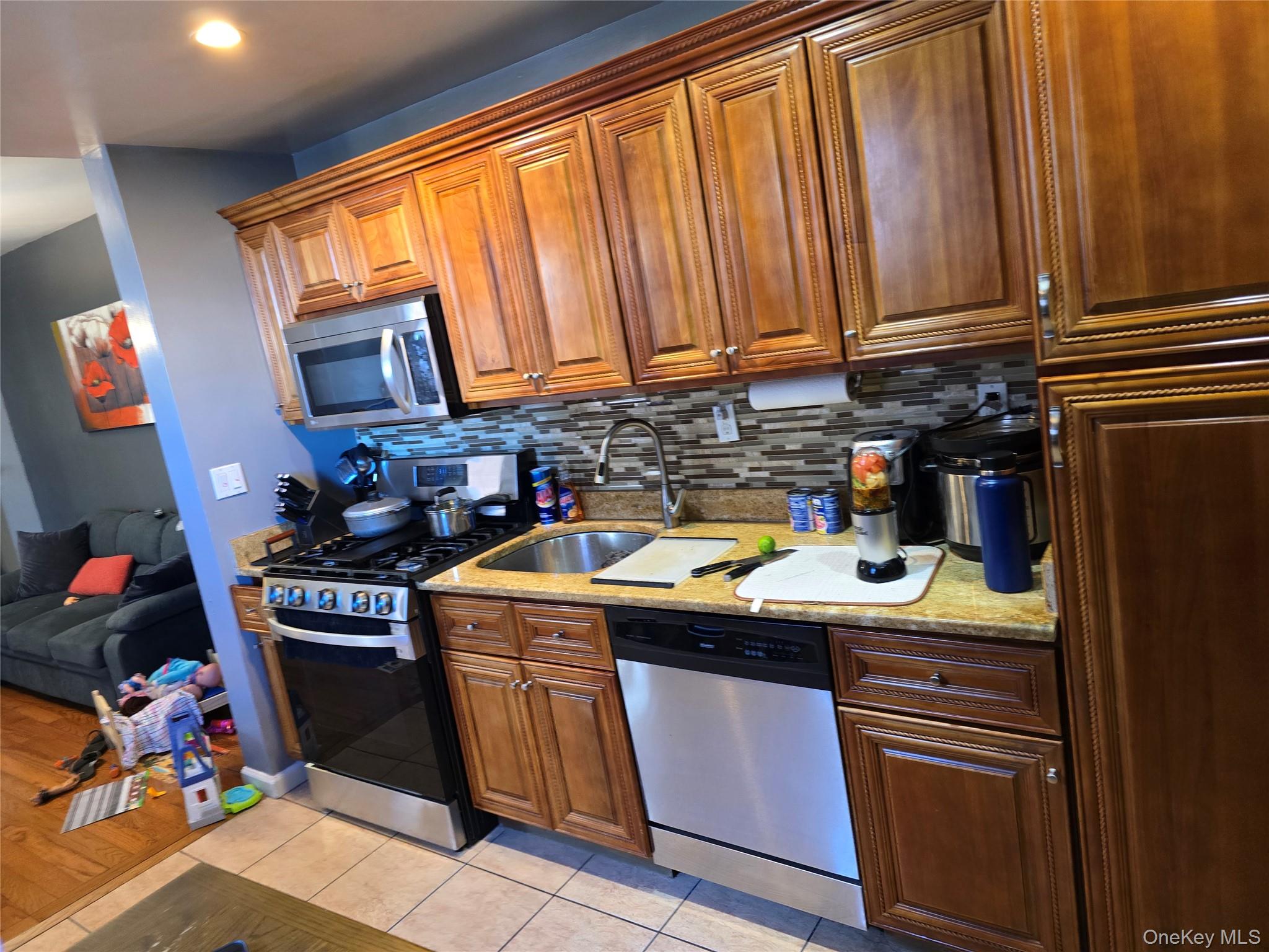 367 Lincoln Avenue – For Sale photo 10