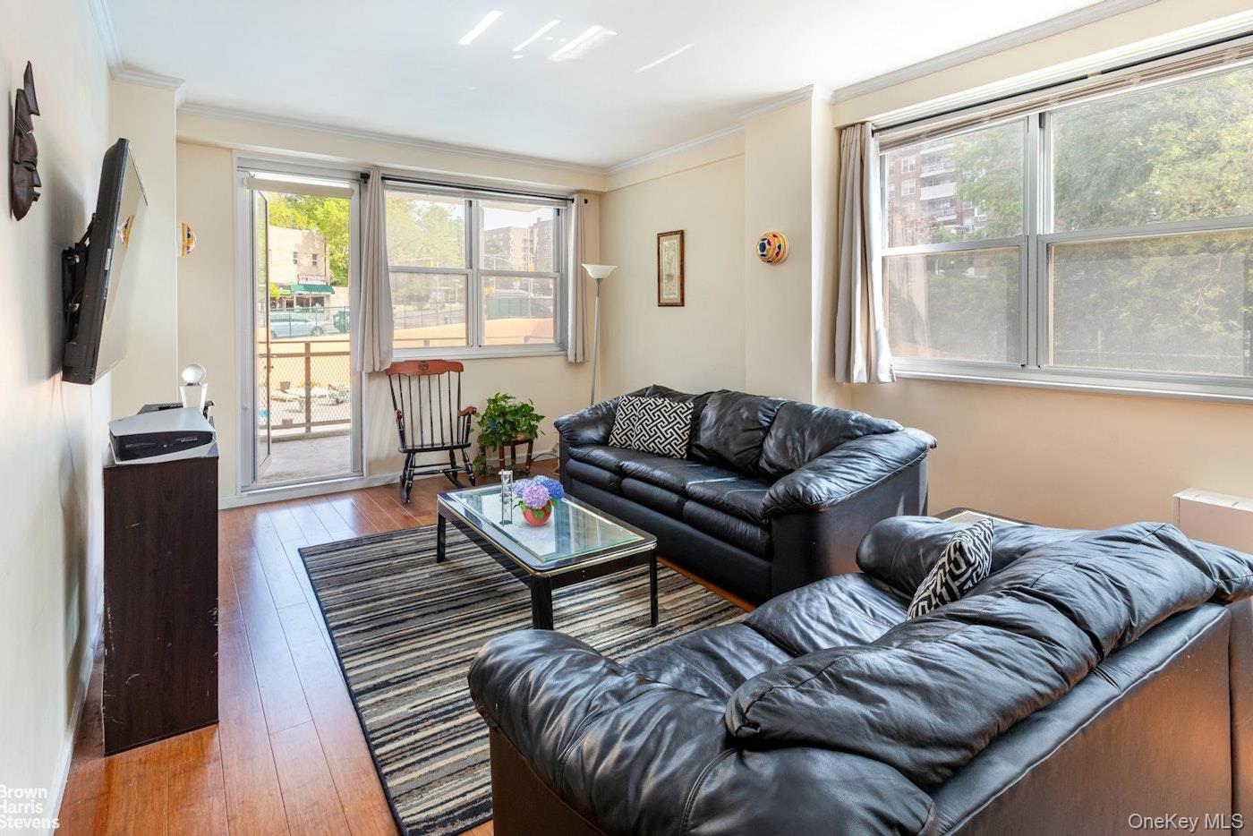 555 Kappock Street, Unit 2E photo 4