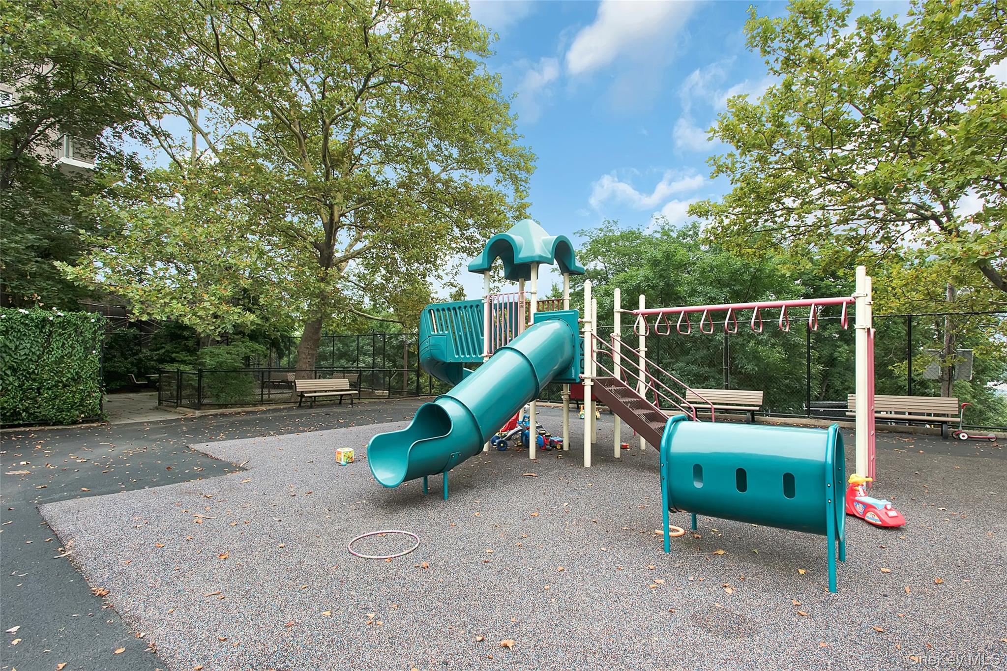 555 Kappock Street, Unit 2E photo 16
