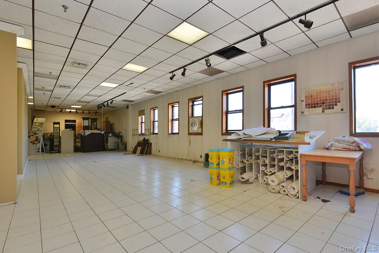 42-02 Astoria Boulevard S, Unit 303 photo 5