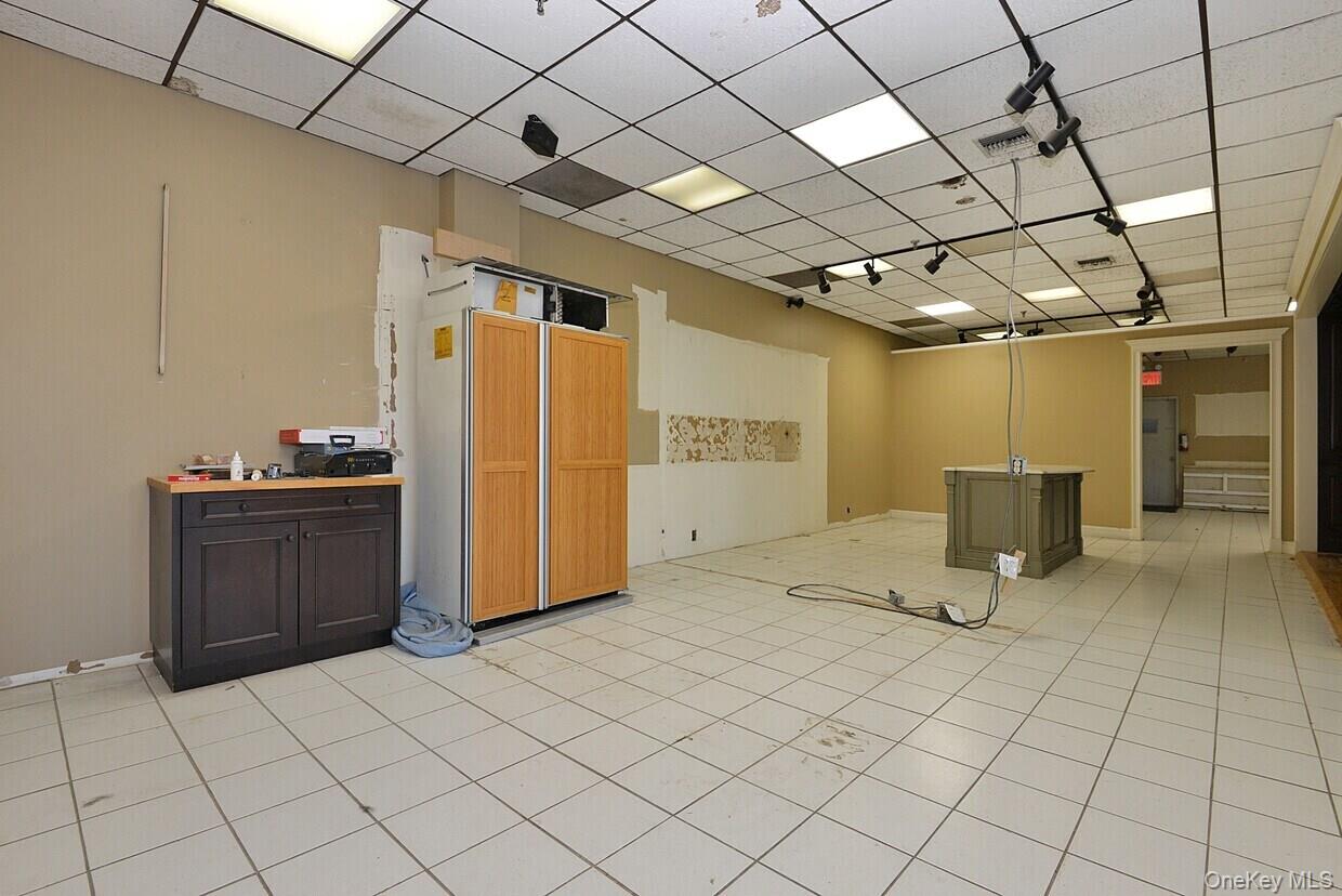 42-02 Astoria Boulevard S, Unit 303 photo 4