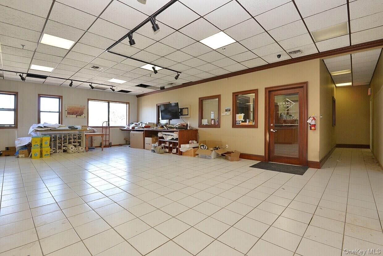 42-02 Astoria Boulevard S, Unit 303 photo 2