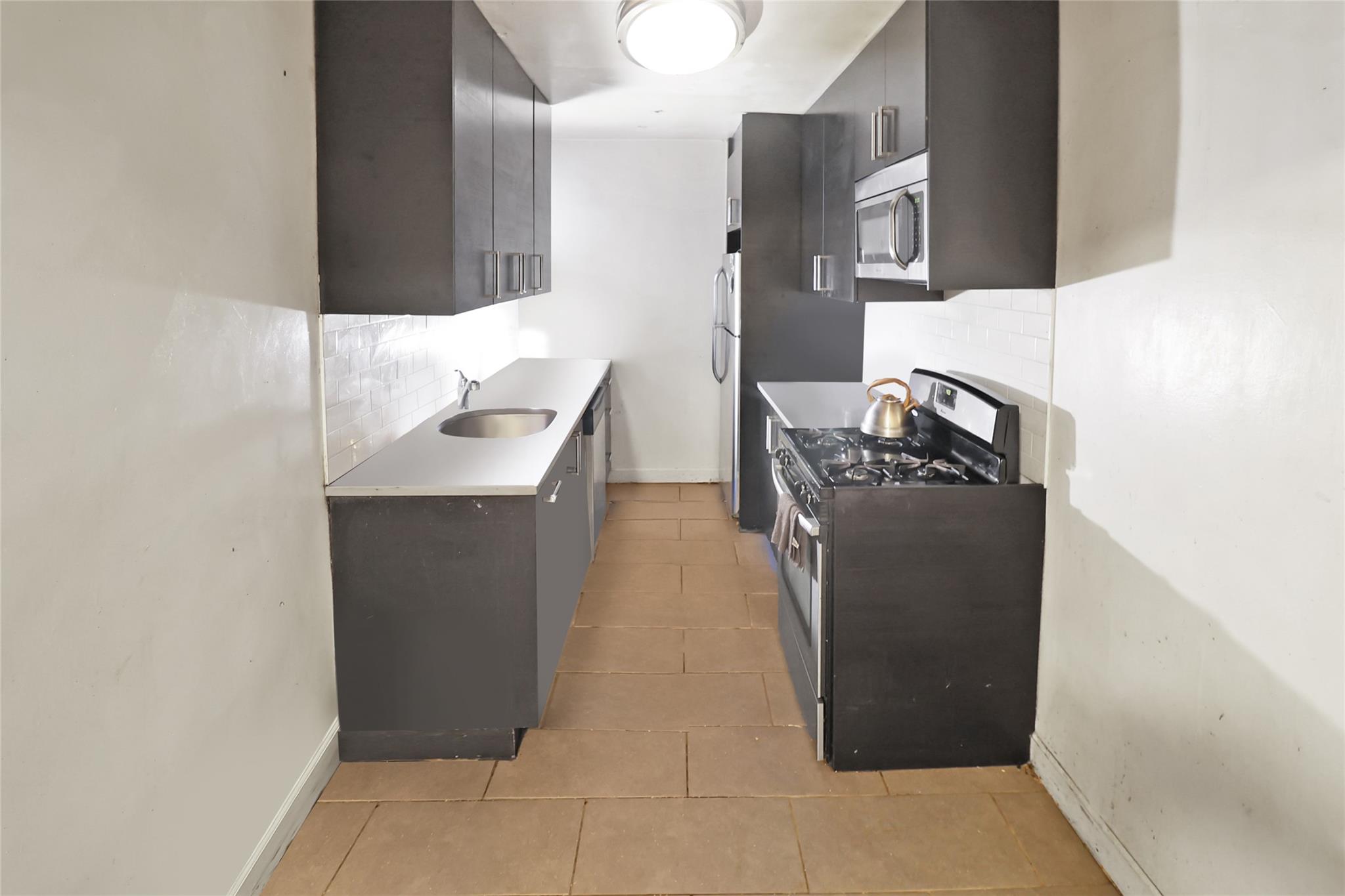 2105 Wallace Avenue, Unit 4A photo 3