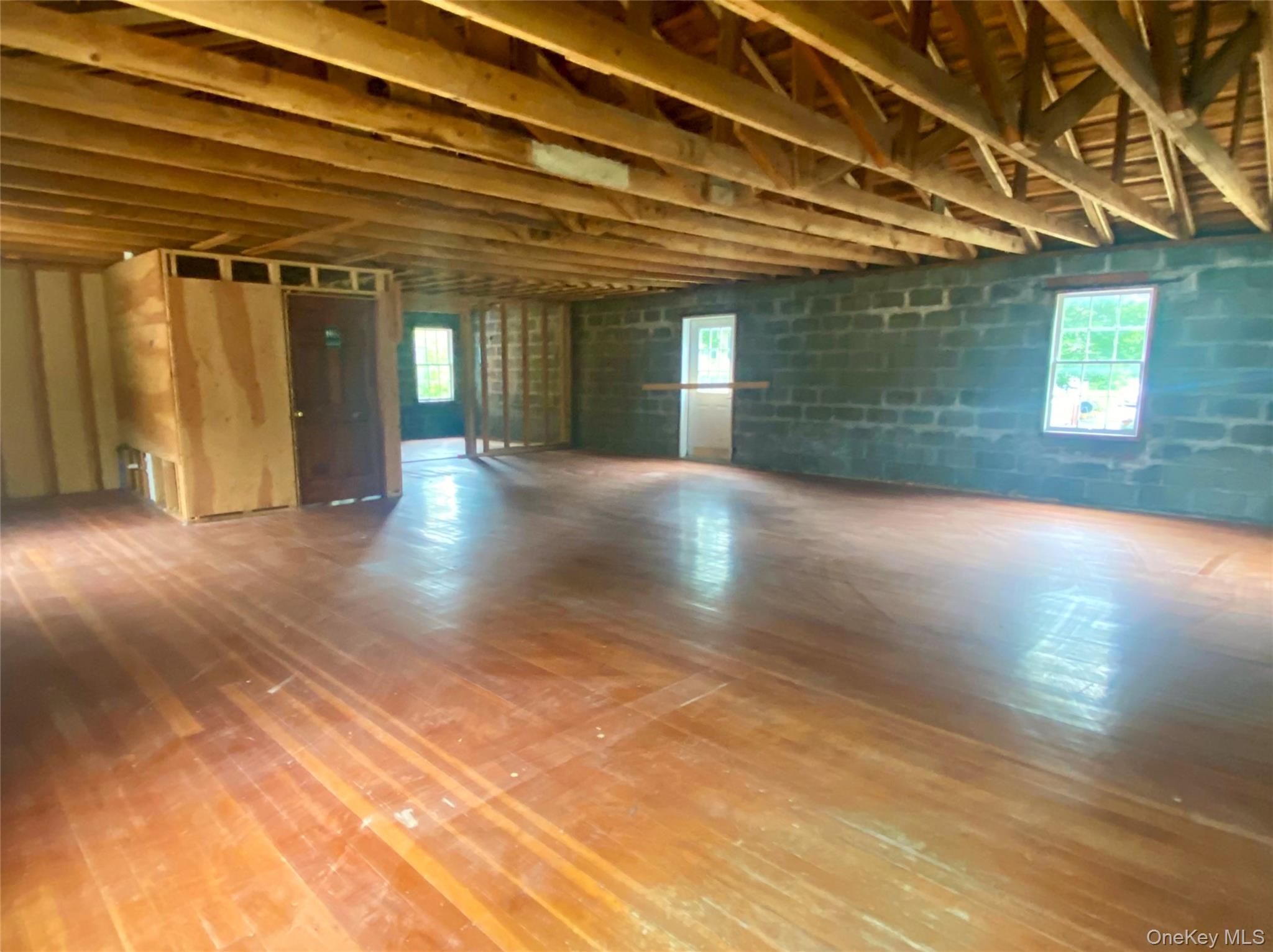 7392 S Broadway – For Sale photo 10