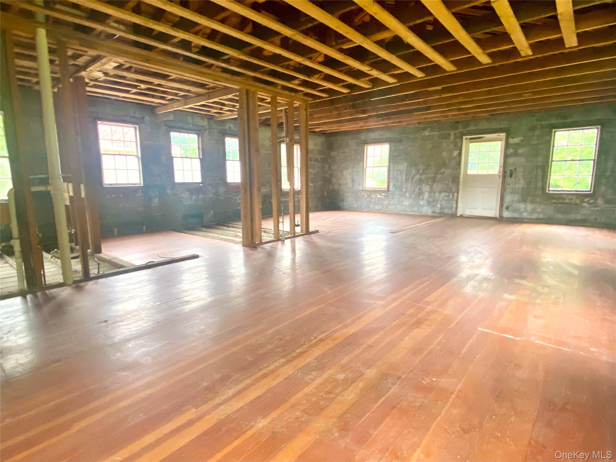 7392 S Broadway – For Sale photo 11