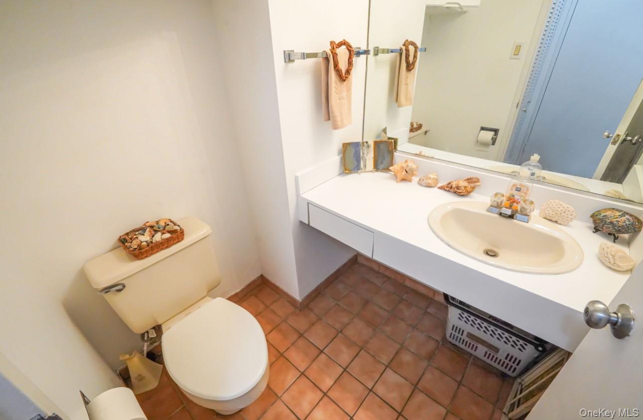 360 Shore Road, Unit 4B photo 4
