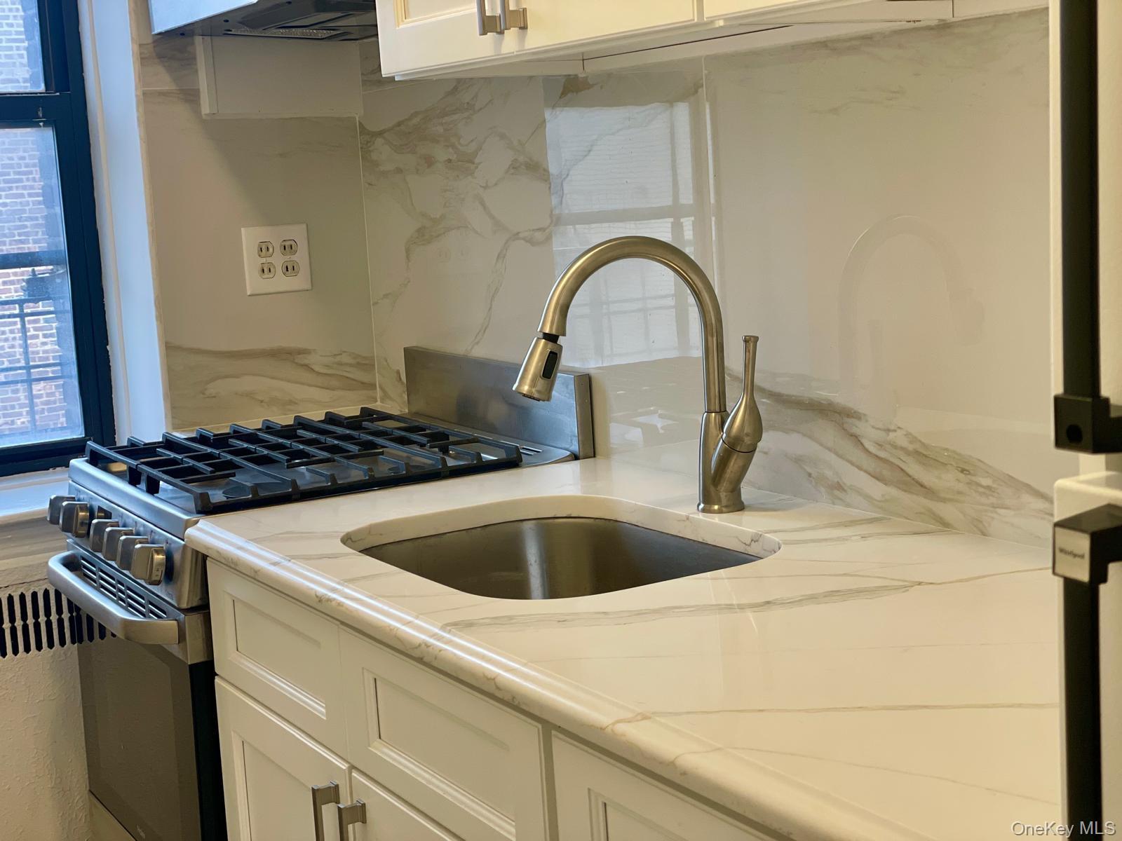 35-35 75 Street, Unit 625 photo 7