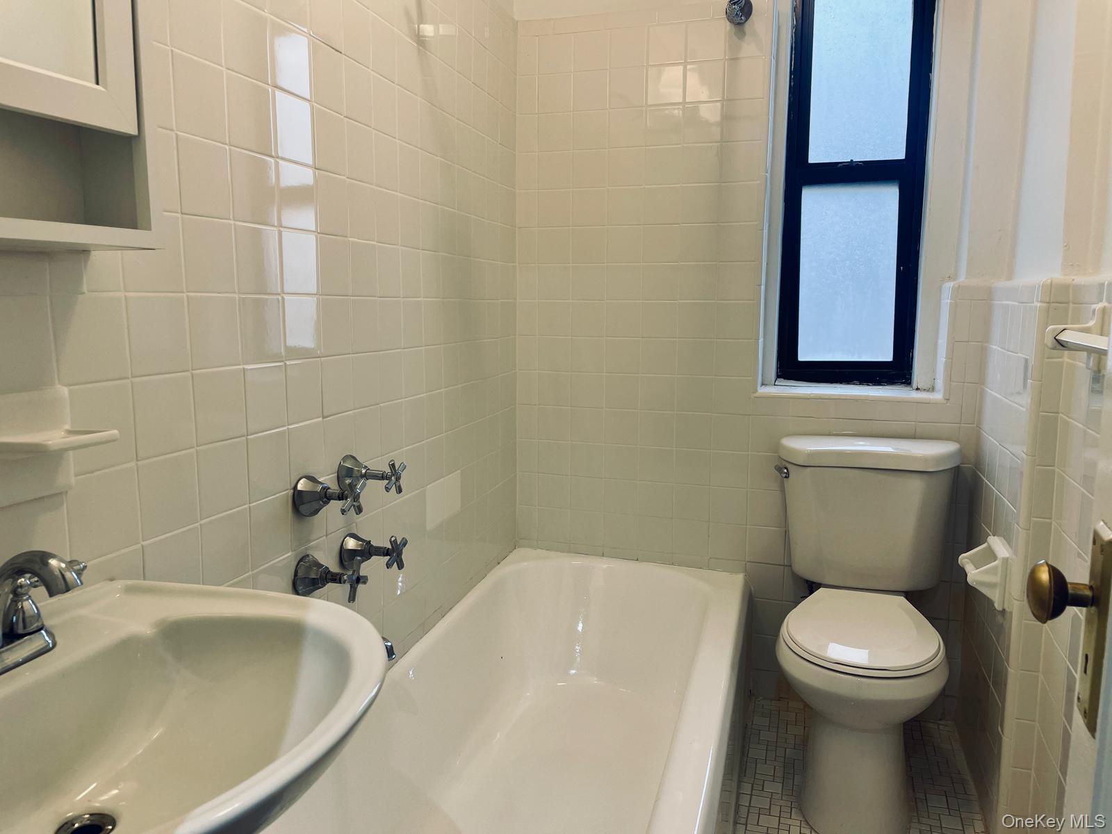 35-35 75 Street, Unit 625 photo 9