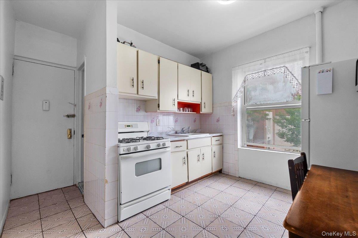 560 E 189th Street – For Sale photo 5