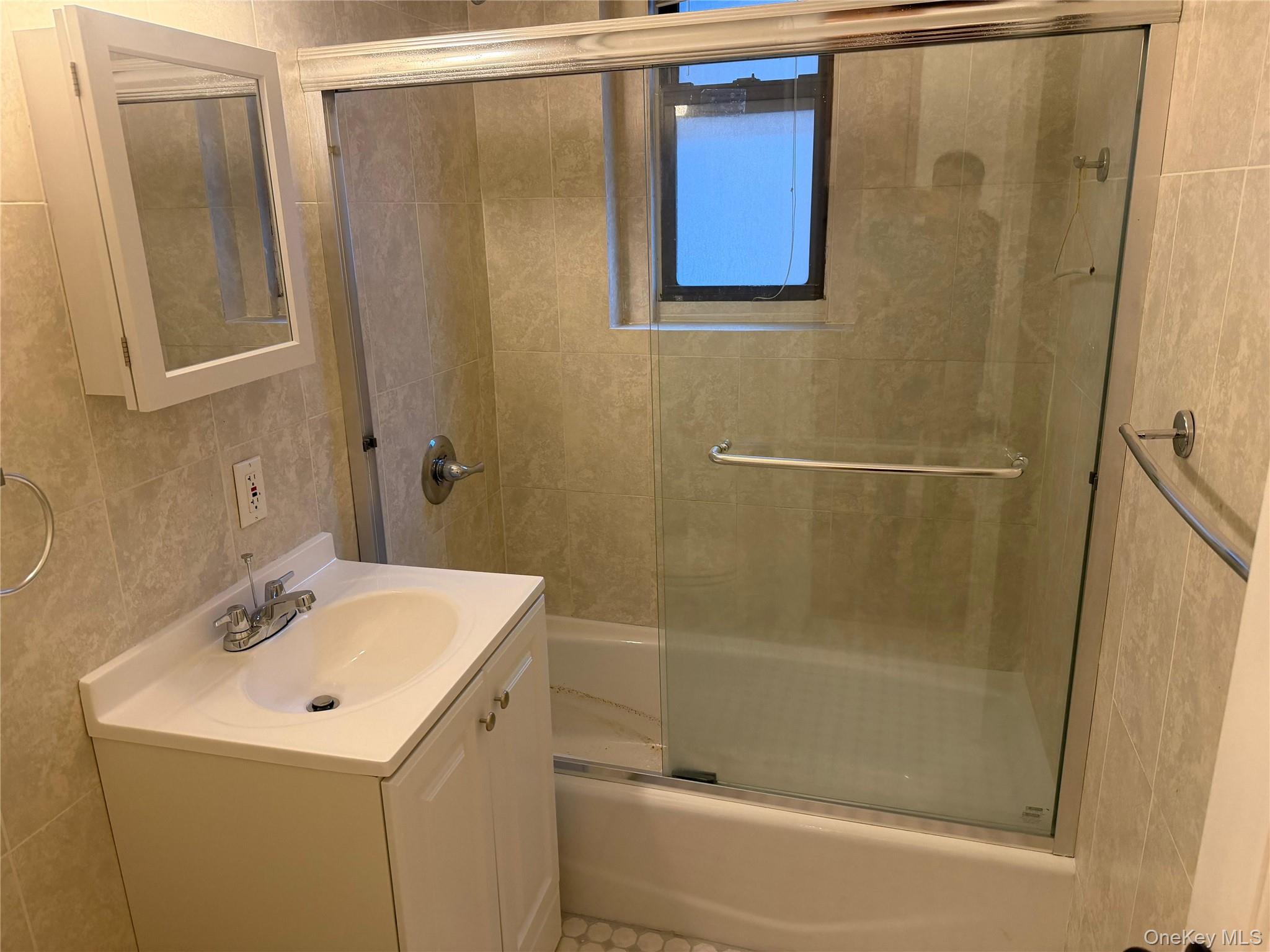 61-40 Saunders Street, Unit D24 photo 15