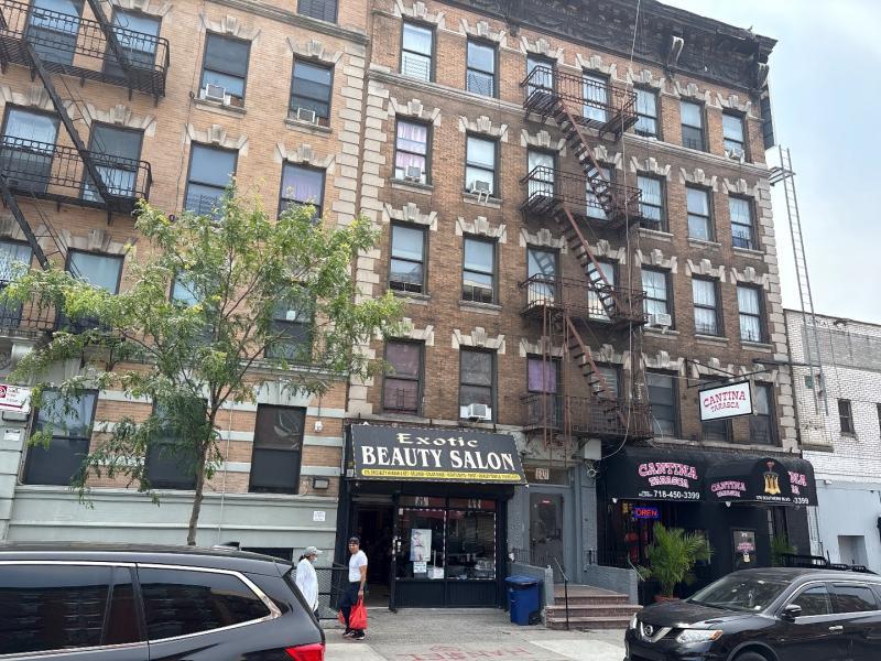 576 Southern Boulevard – For Sale
