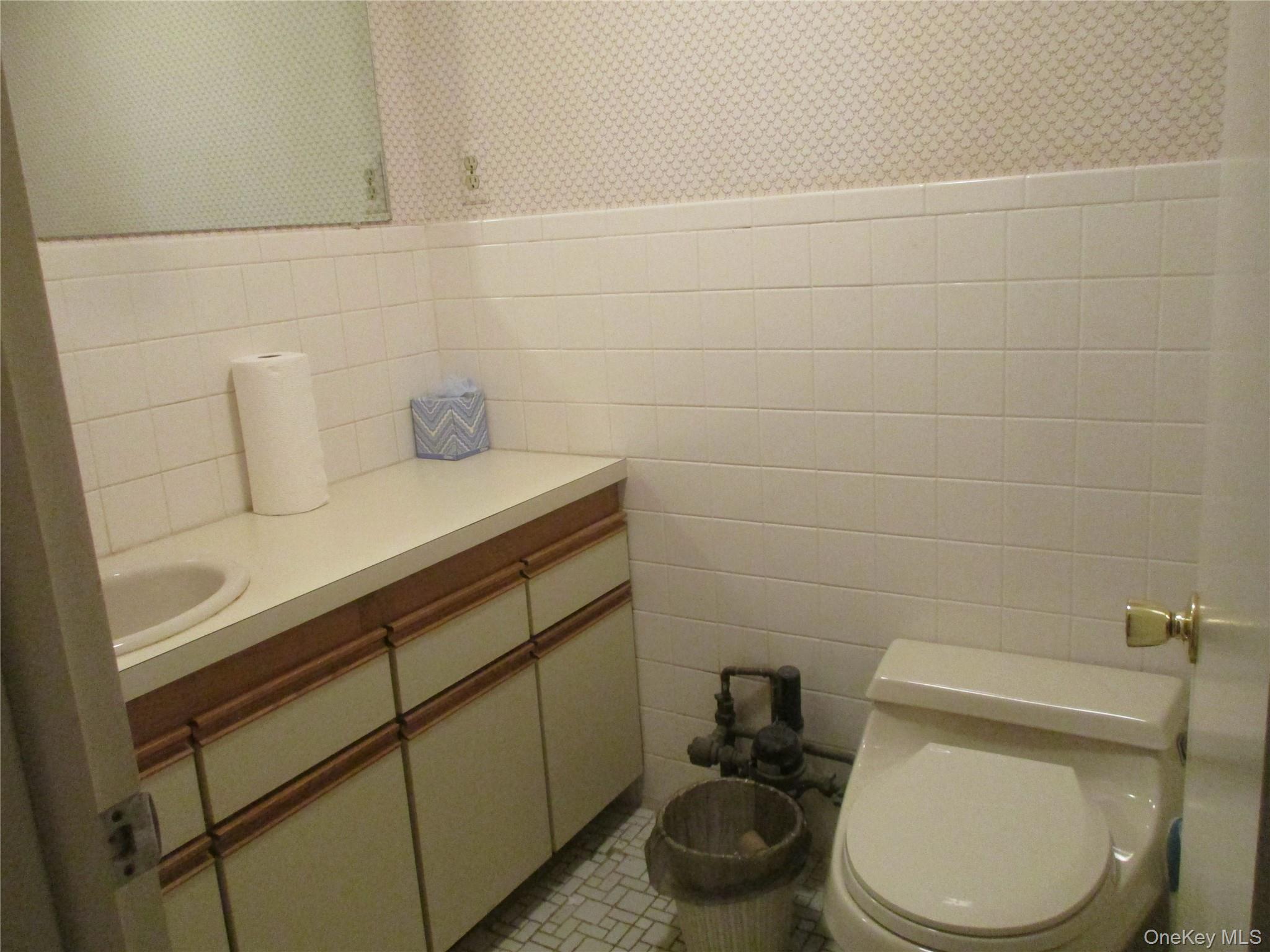 92 E Main Street – For Sale photo 25