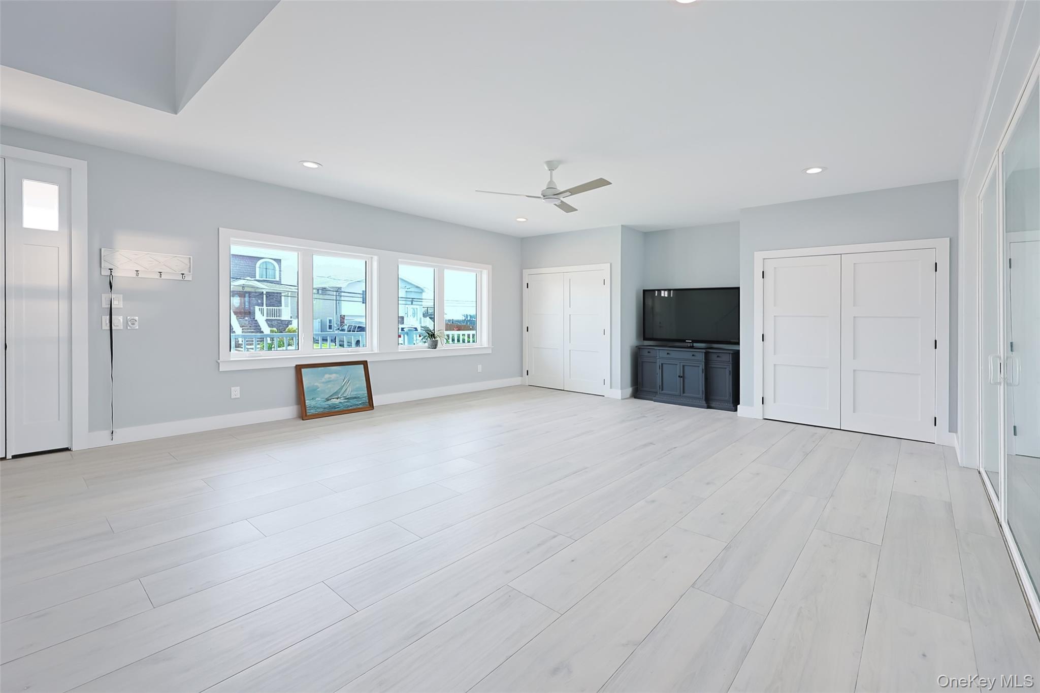 390 E Shore Road – For Sale photo 29