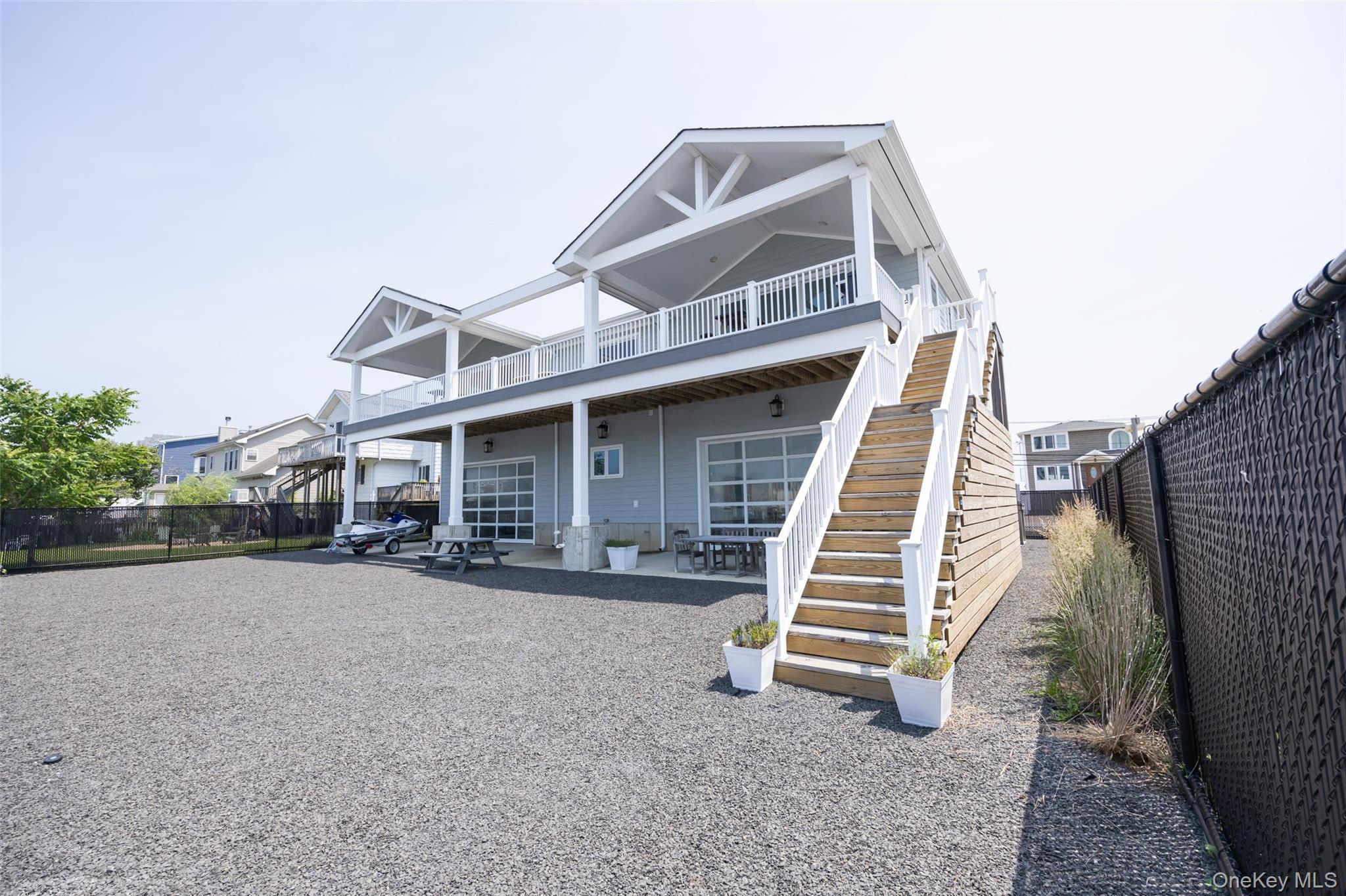 390 E Shore Road – For Sale photo 24