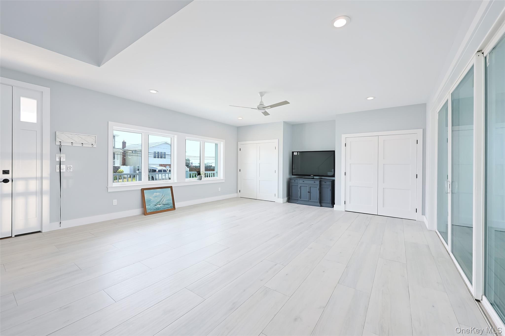 390 E Shore Road – For Sale photo 19
