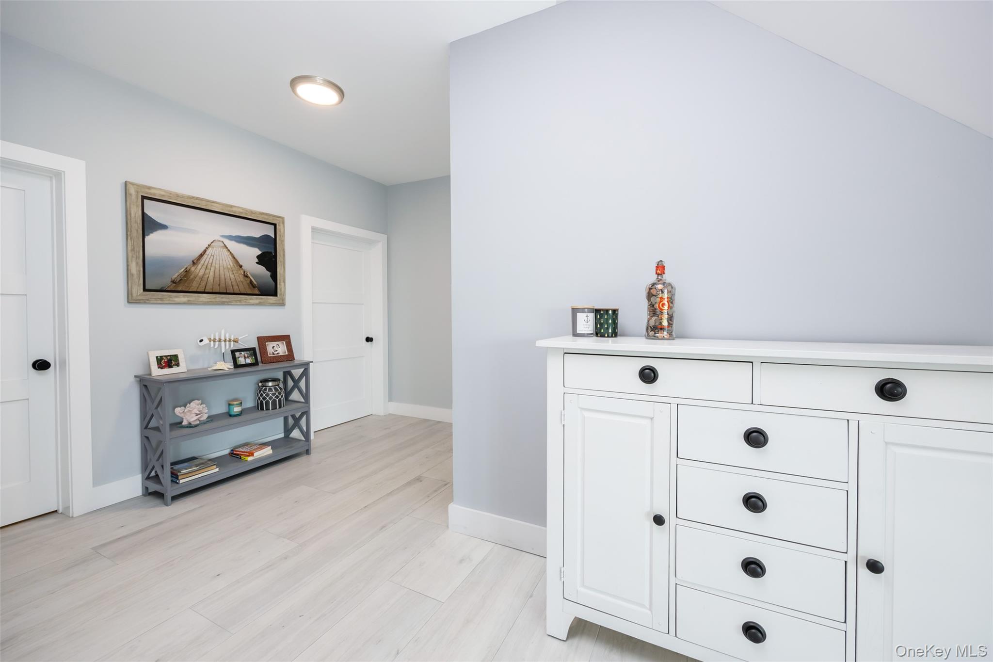 390 E Shore Road – For Sale photo 20