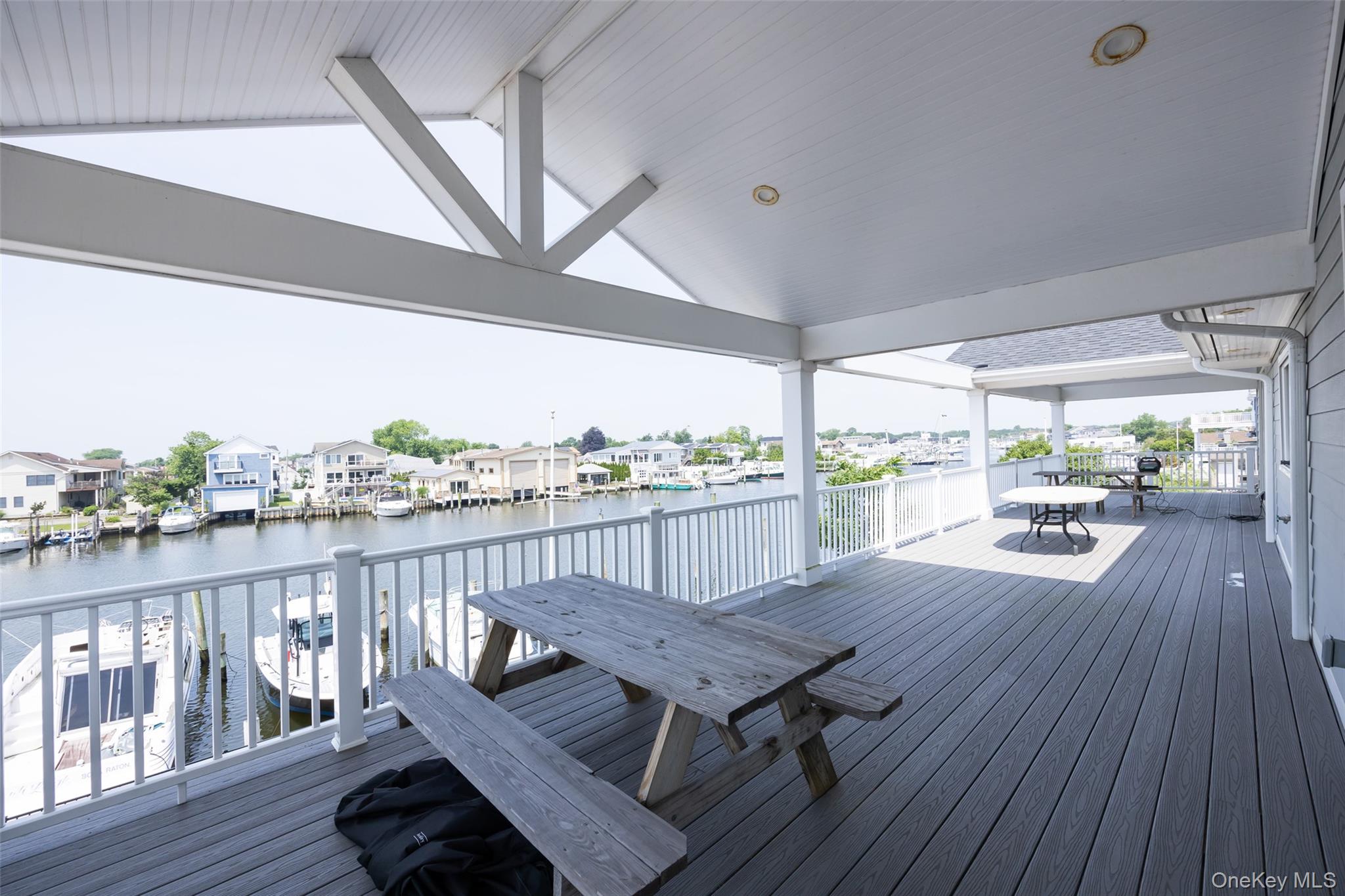 390 E Shore Road – For Sale photo 27