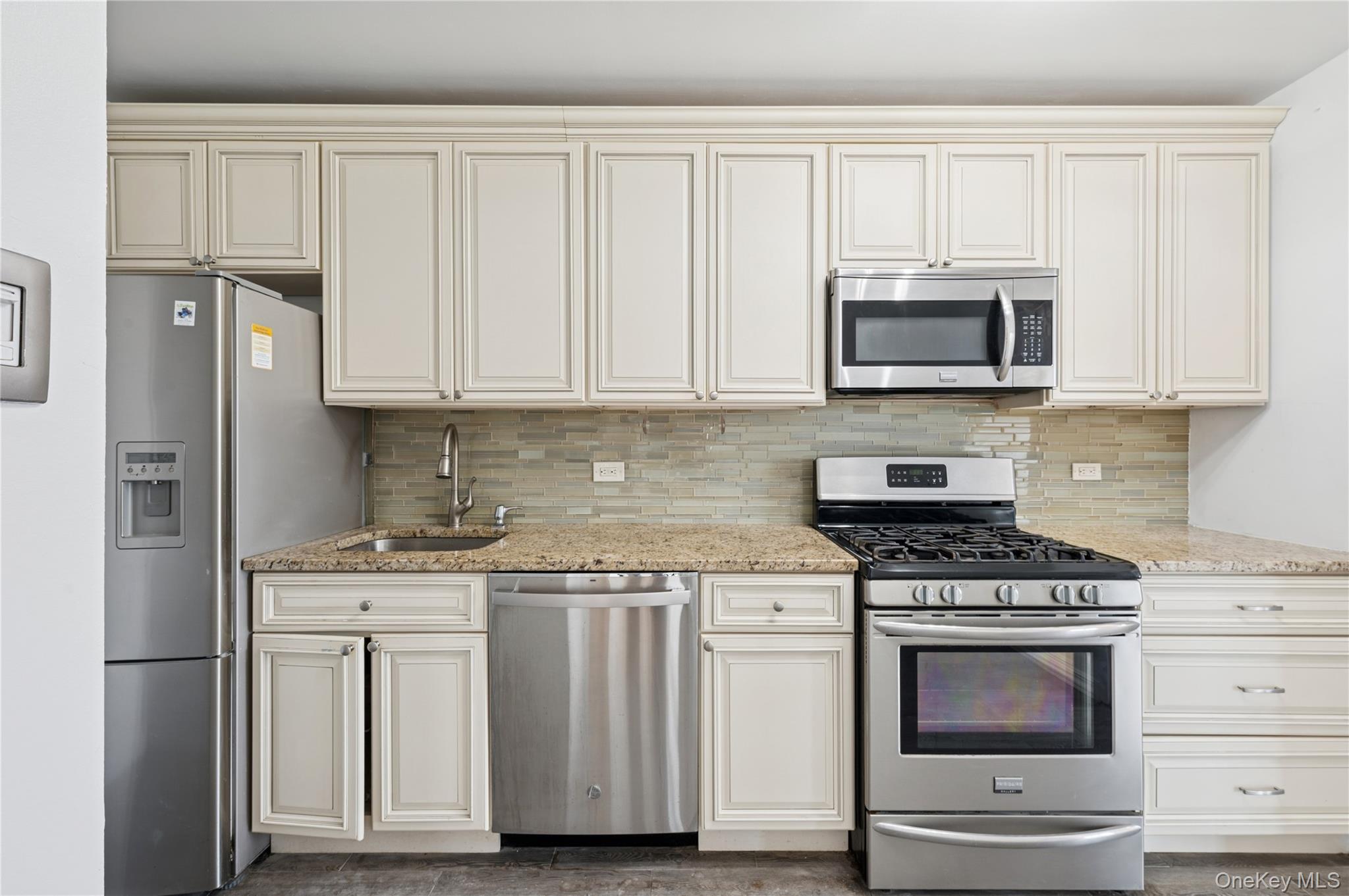 2500 Johnson Avenue, Unit 15N photo 7