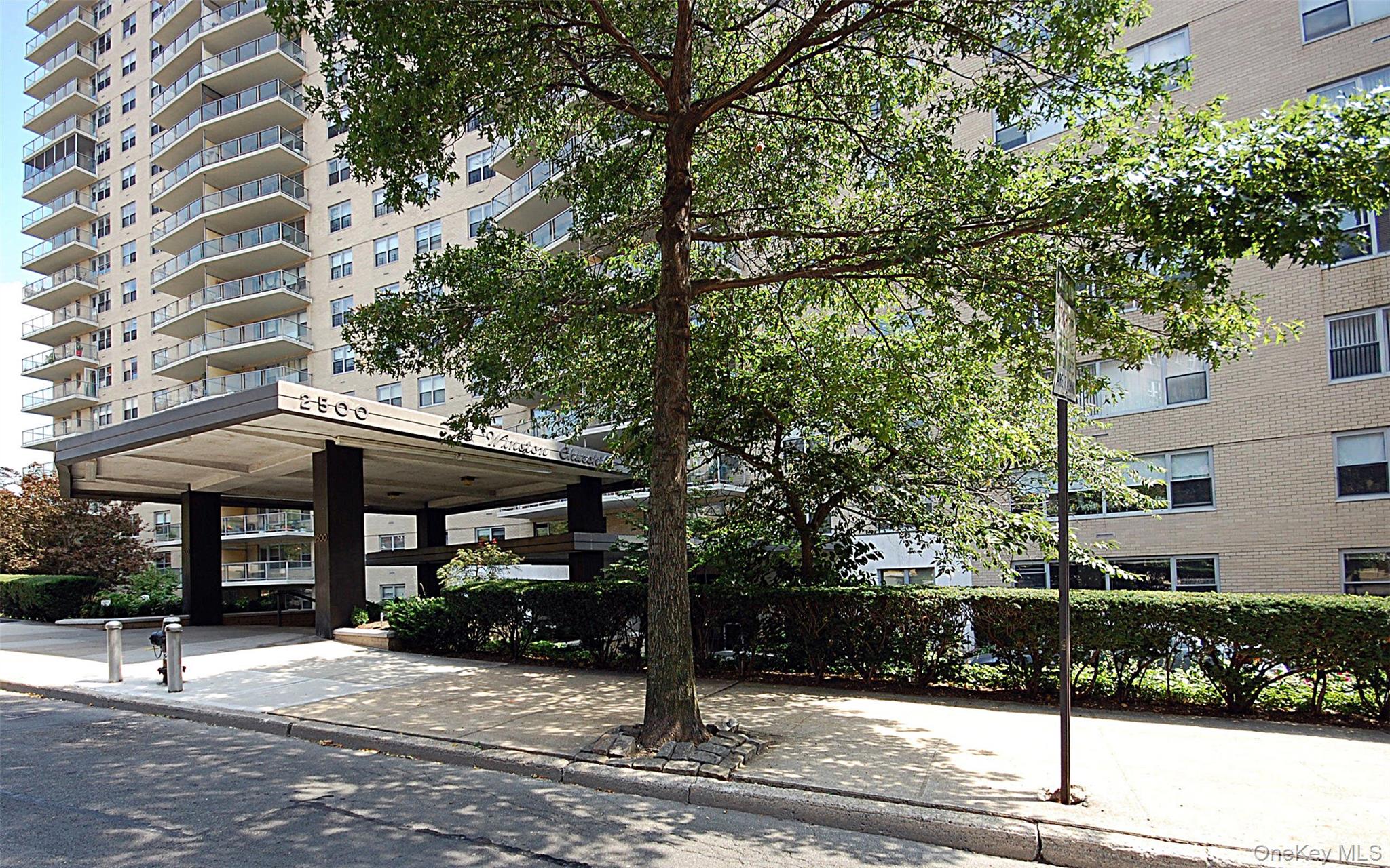 2500 Johnson Avenue, Unit 15N