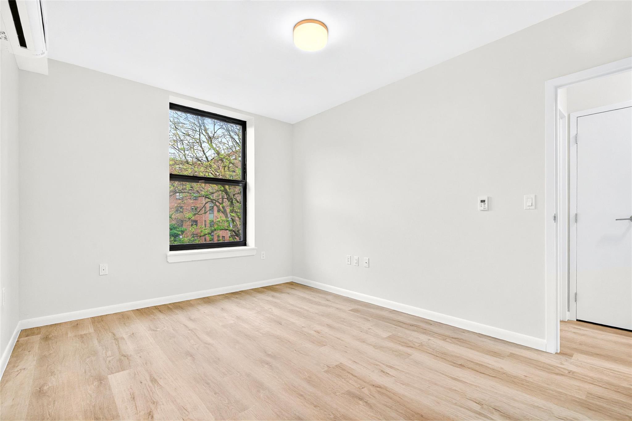 1727 Lacombe Avenue, Unit 4B photo 22