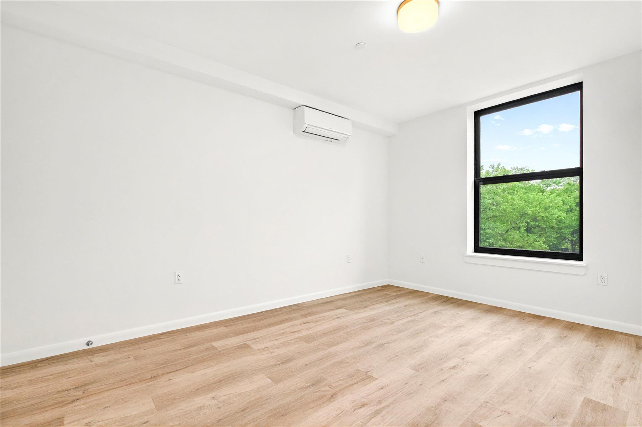 1727 Lacombe Avenue, Unit 4B photo 21