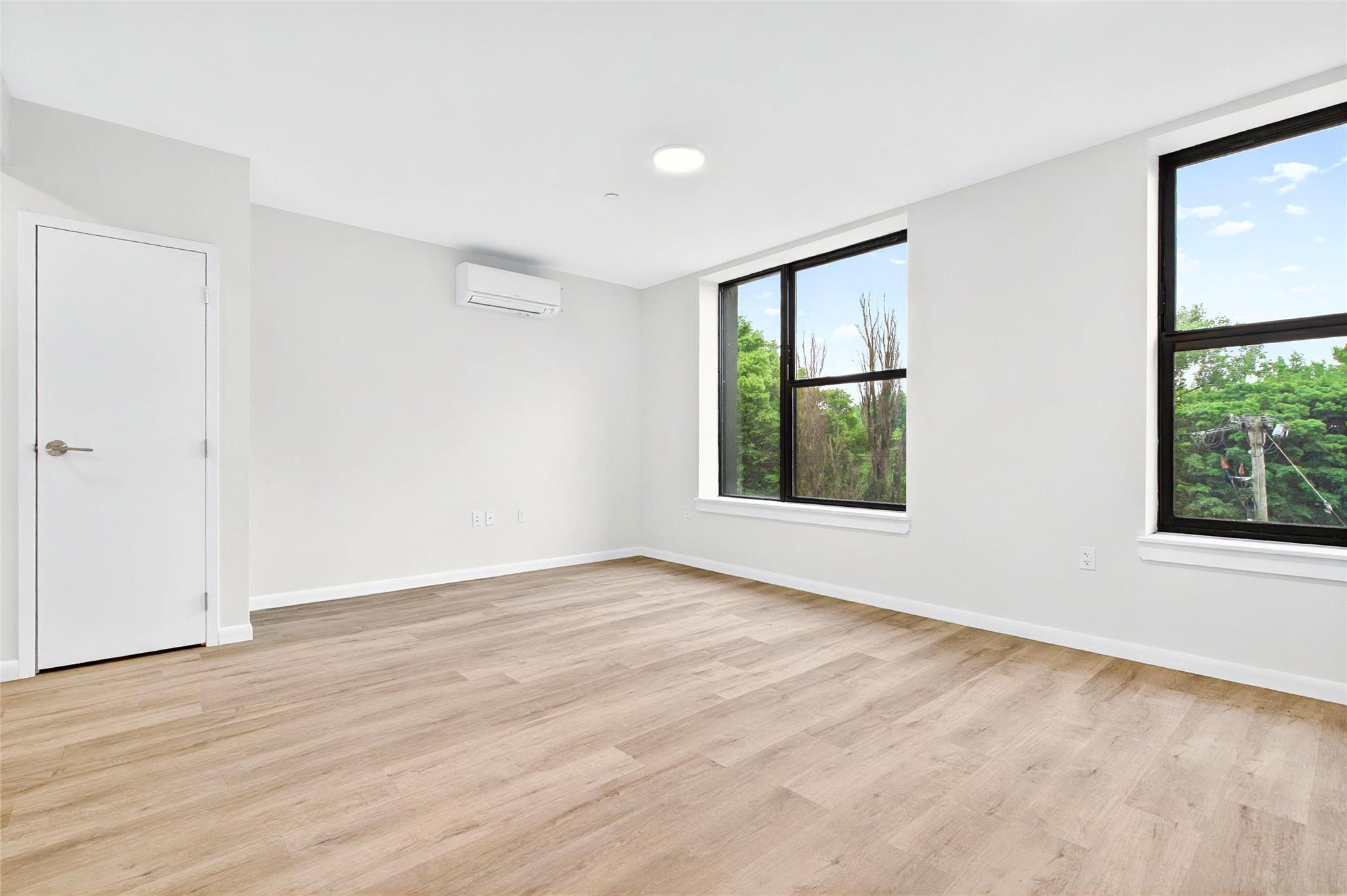 1727 Lacombe Avenue, Unit 4B photo 12