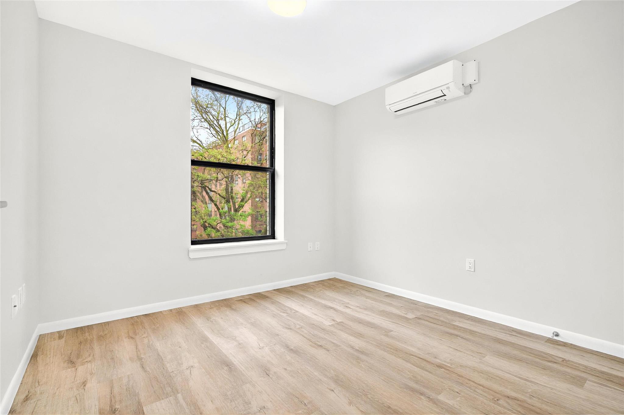 1727 Lacombe Avenue, Unit 4B photo 24