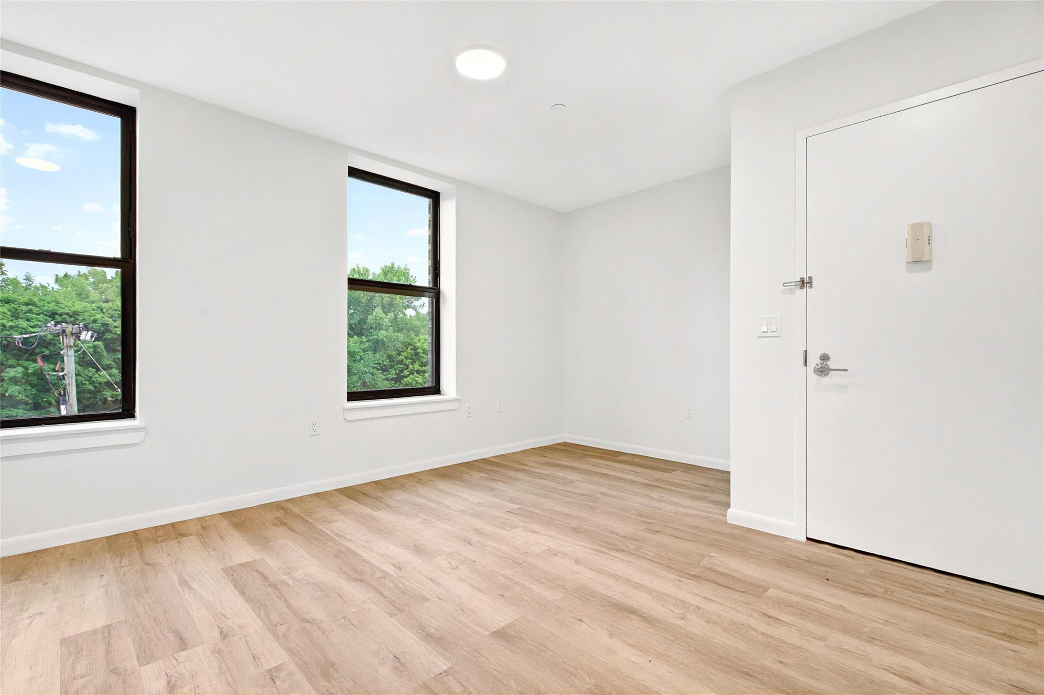 1727 Lacombe Avenue, Unit 4B photo 10