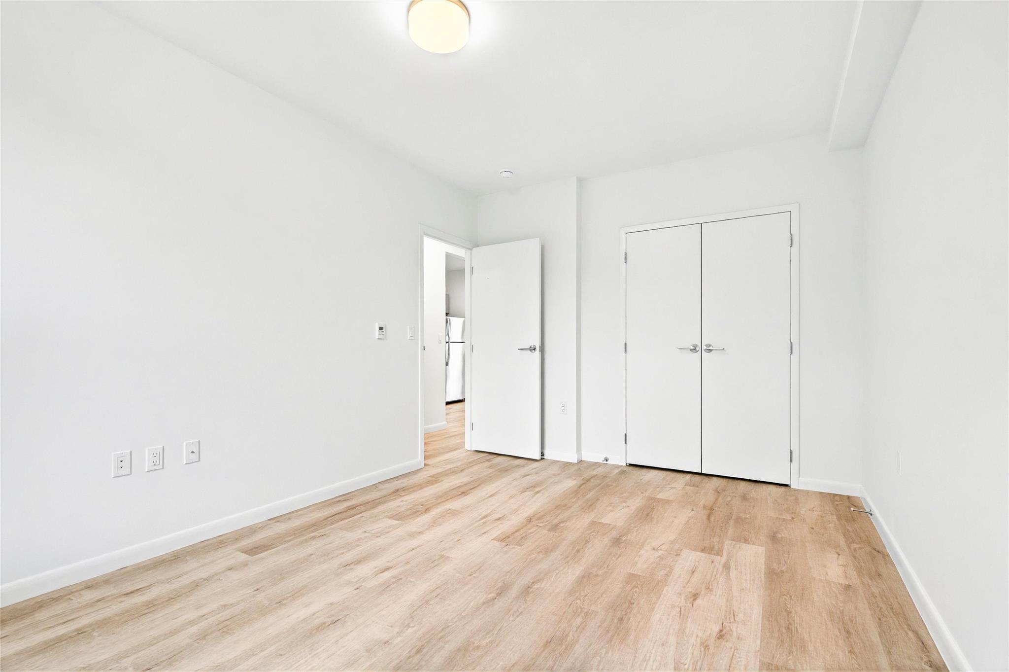 1727 Lacombe Avenue, Unit 4B photo 23