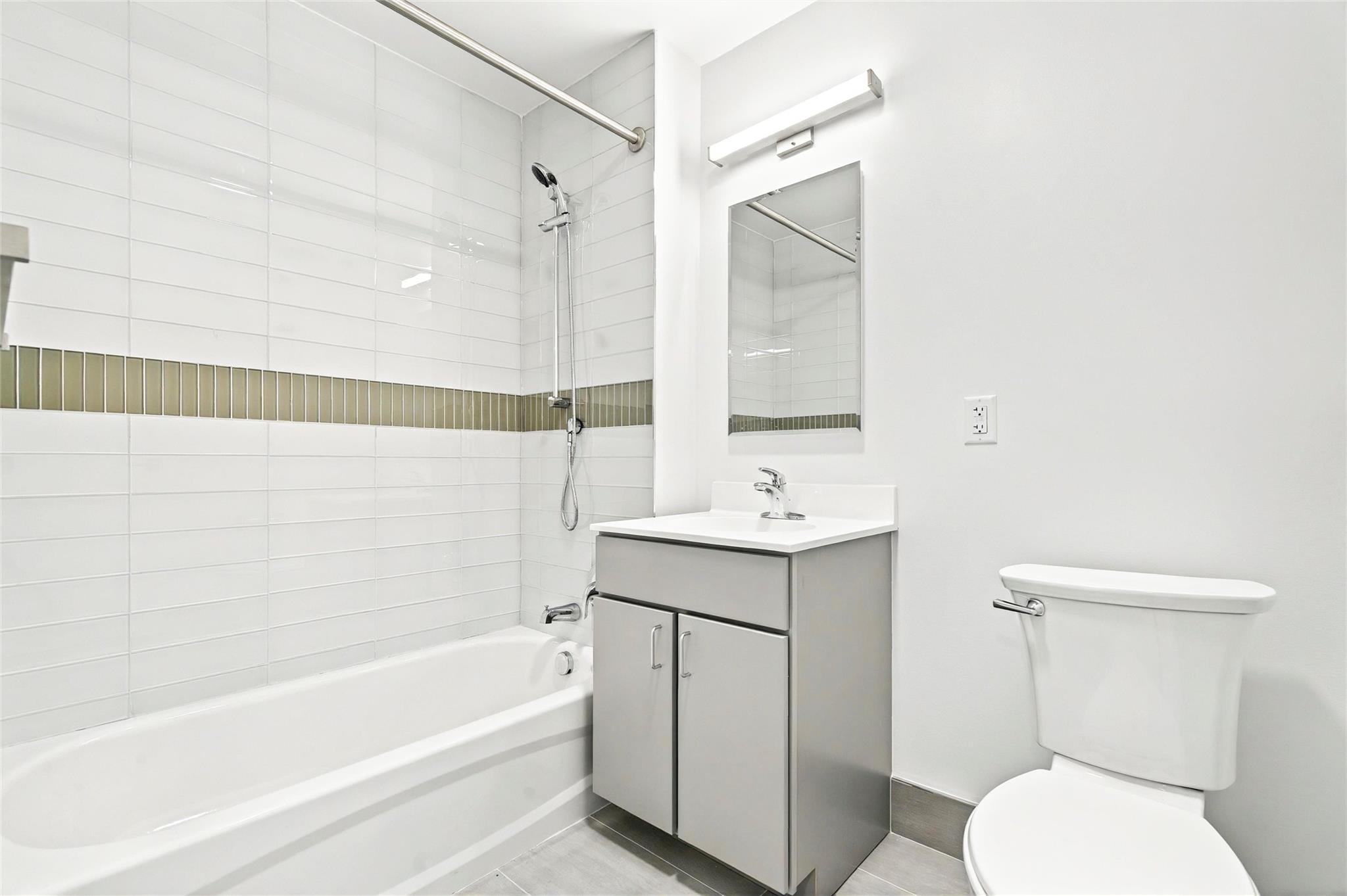 1727 Lacombe Avenue, Unit 4B photo 27