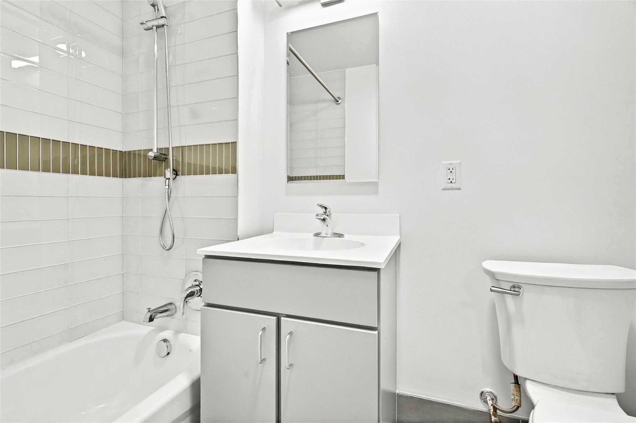 1727 Lacombe Avenue, Unit 4B photo 28