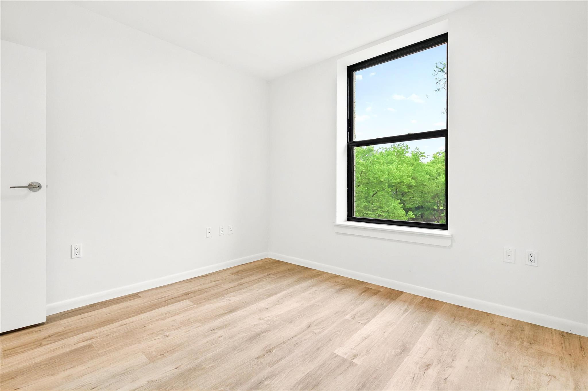 1727 Lacombe Avenue, Unit 4B photo 25