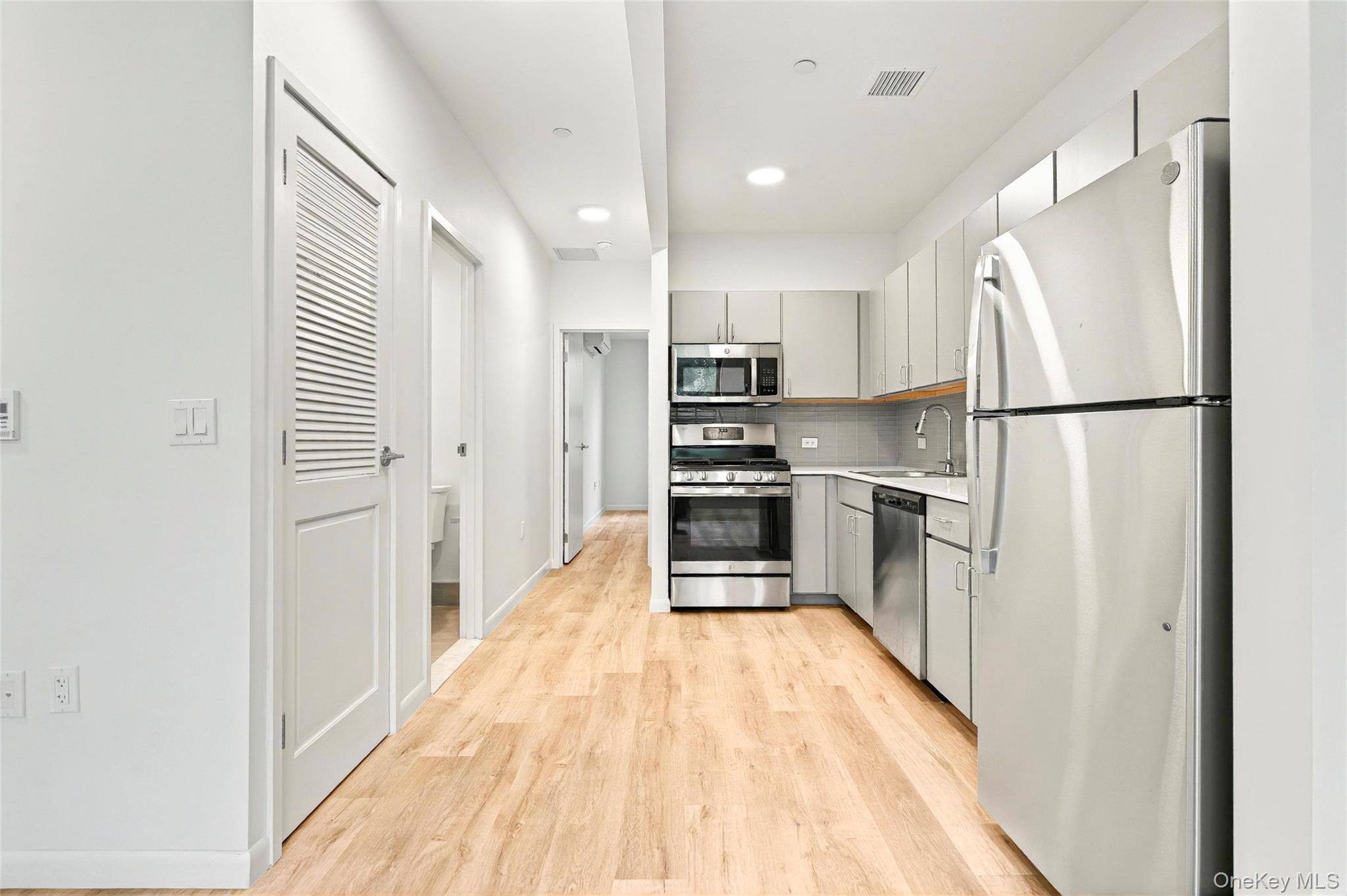 355 Bronx River Avenue, Unit 3B photo 10