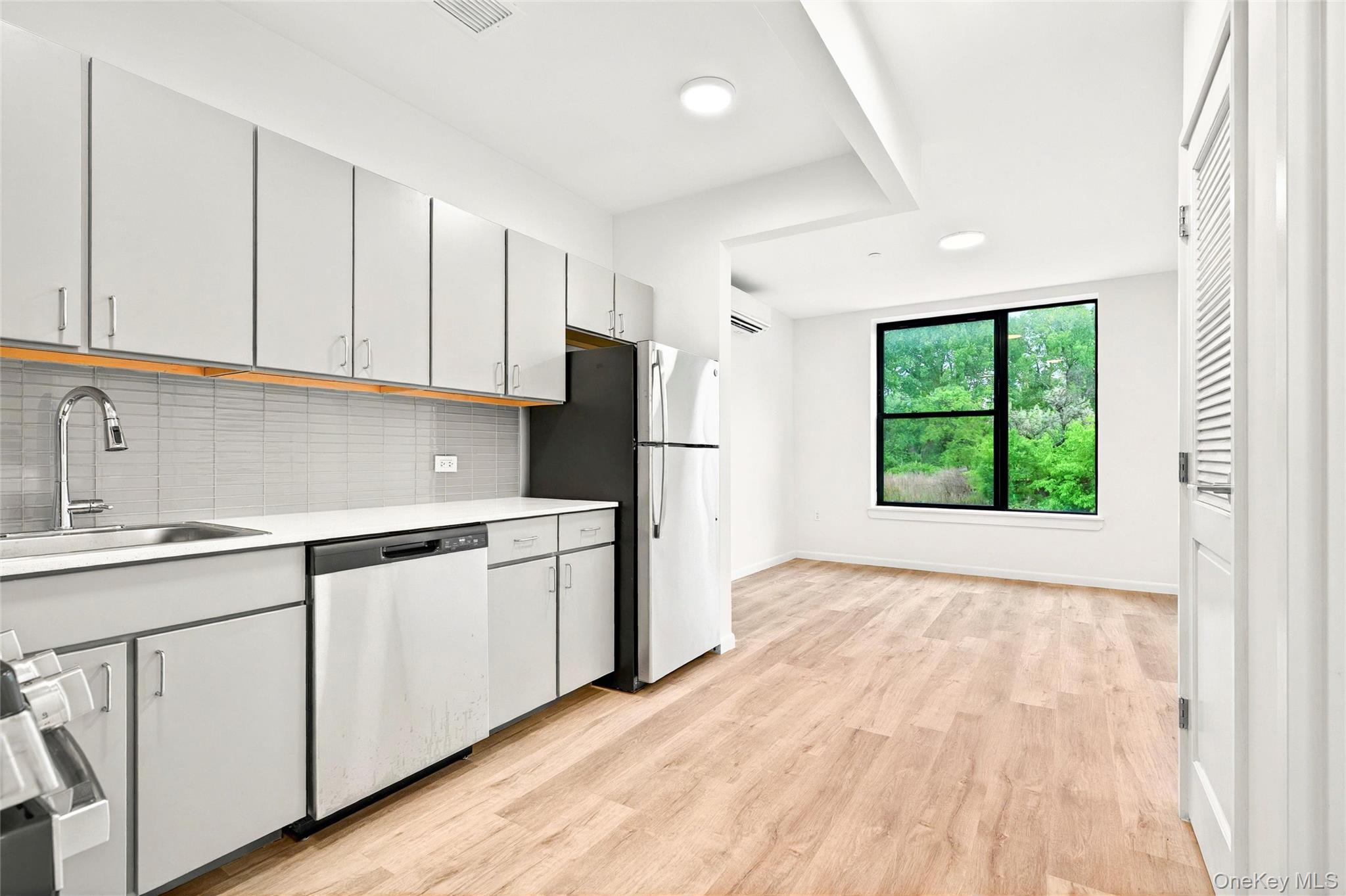 355 Bronx River Avenue, Unit 3B photo 14