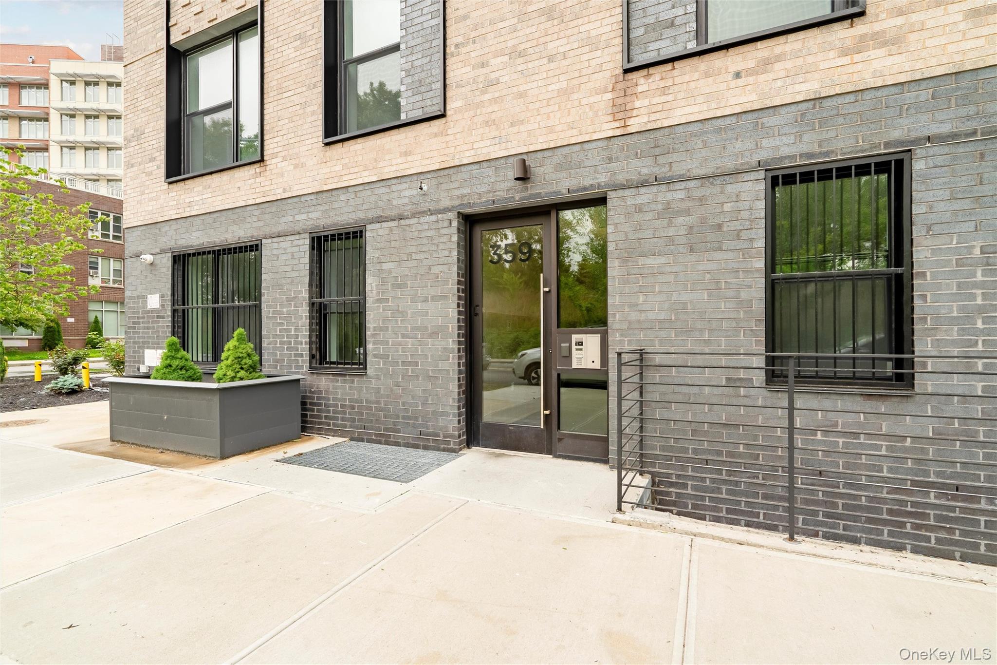 359 Bronx River Avenue, Unit 3B photo 4