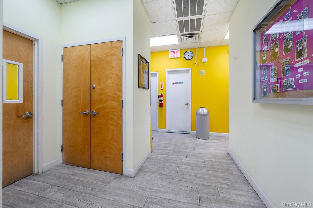 7814 Roosevelt Avenue, Unit A photo 13