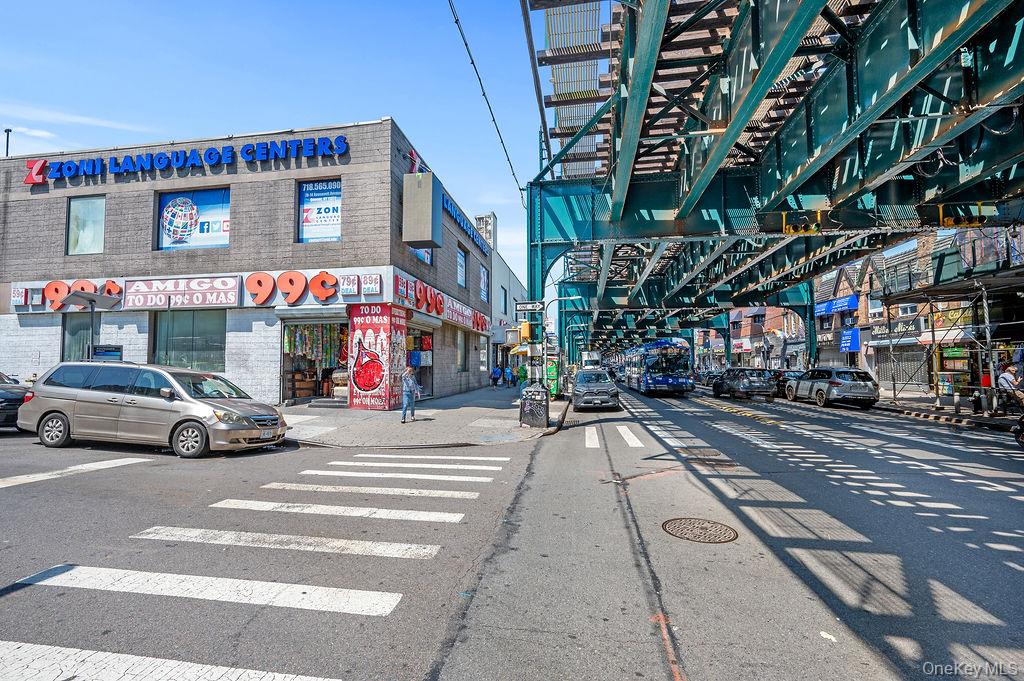 7814 Roosevelt Avenue, Unit A photo 4