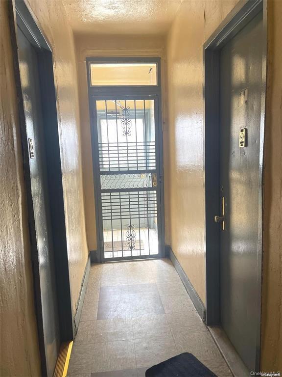 567 Saint Johns Place, Unit 8 photo 5