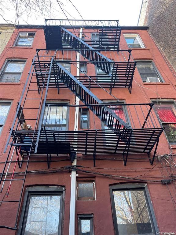 567 Saint Johns Place, Unit 8 photo 16