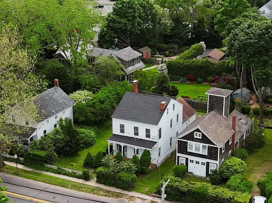 352 Main Street – For Sale photo 2
