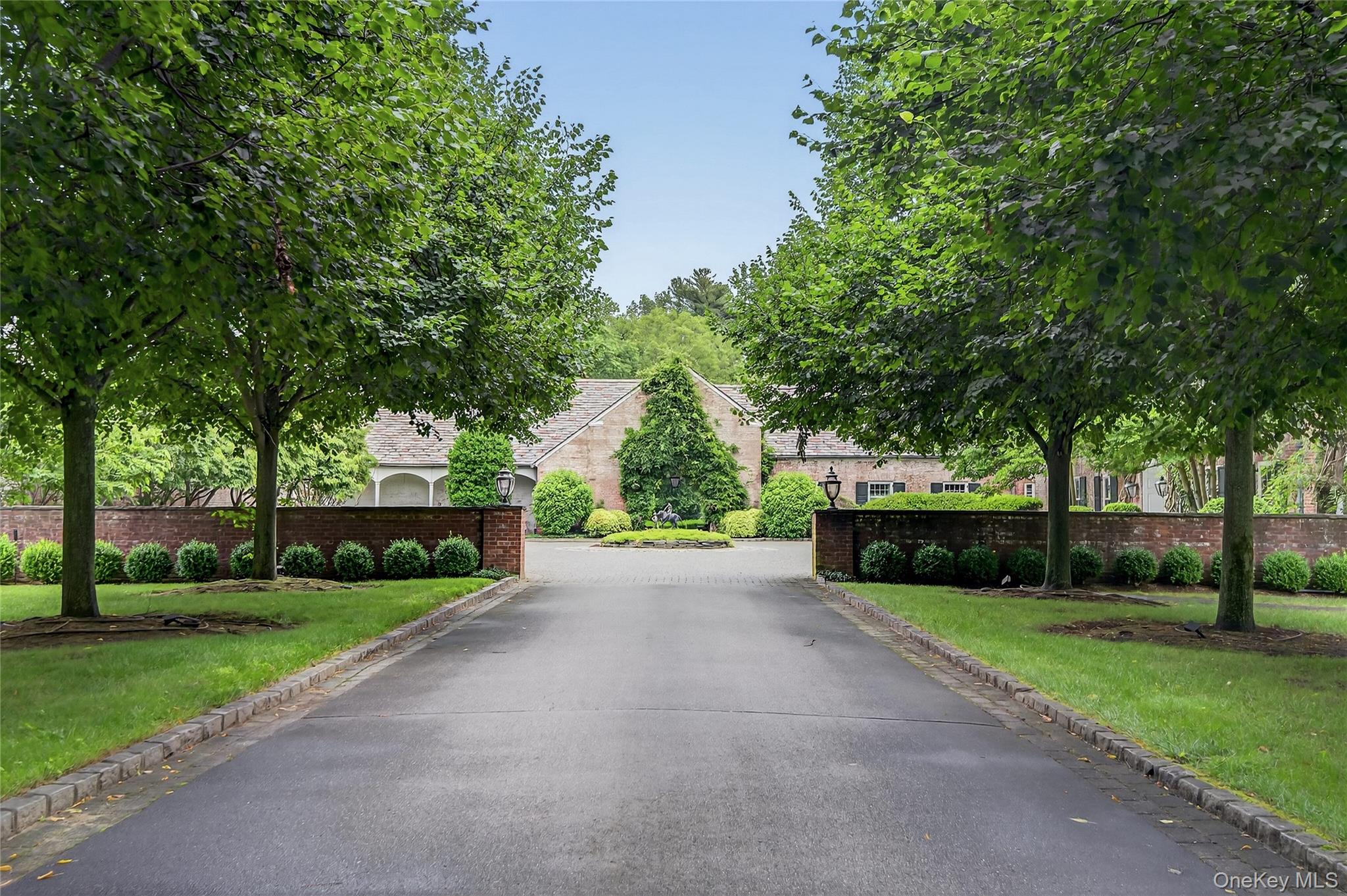 60 Piping Rock Road – For Sale photo 9